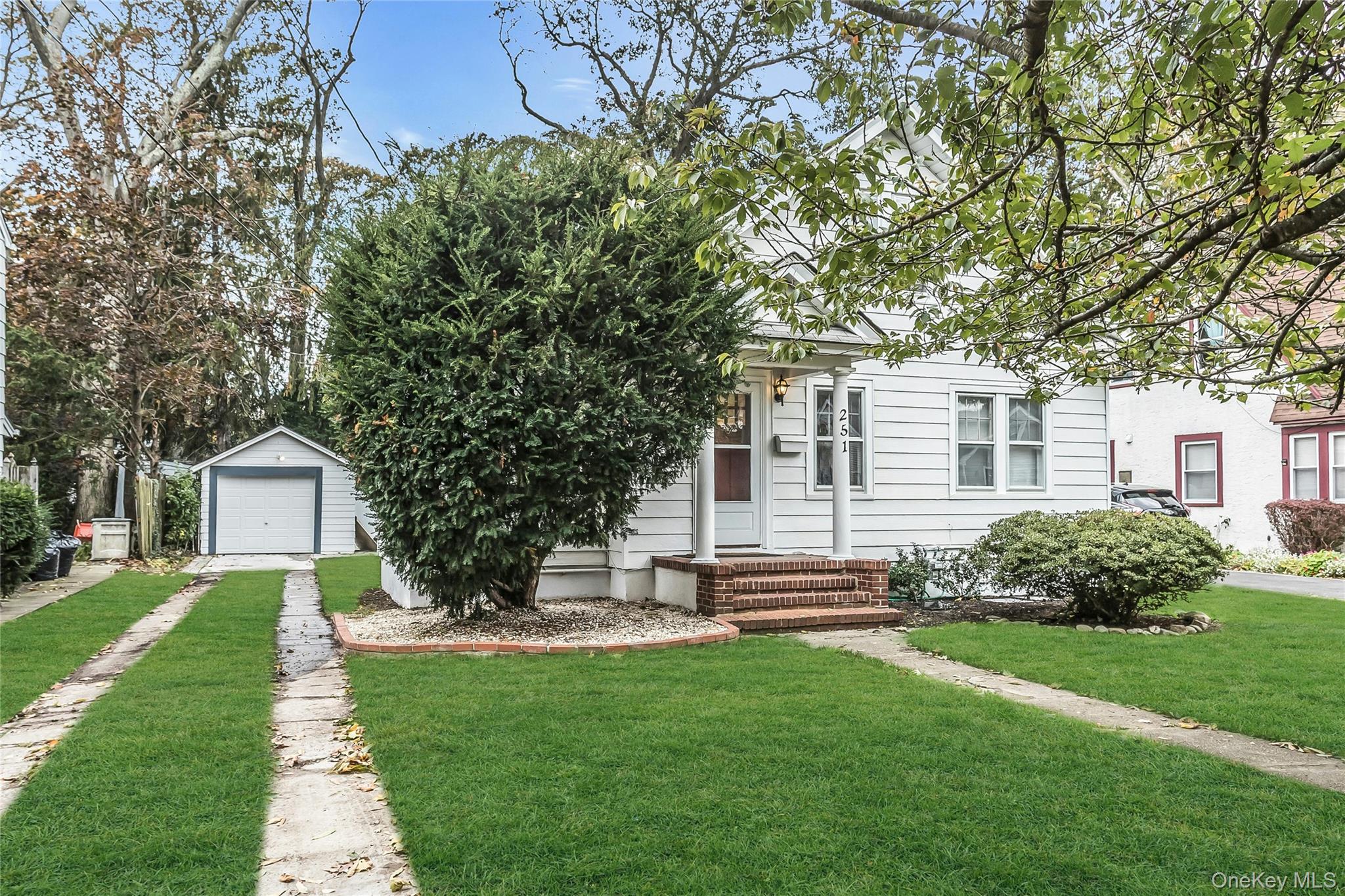 251 N Long Beach Avenue, Freeport, NY 11520