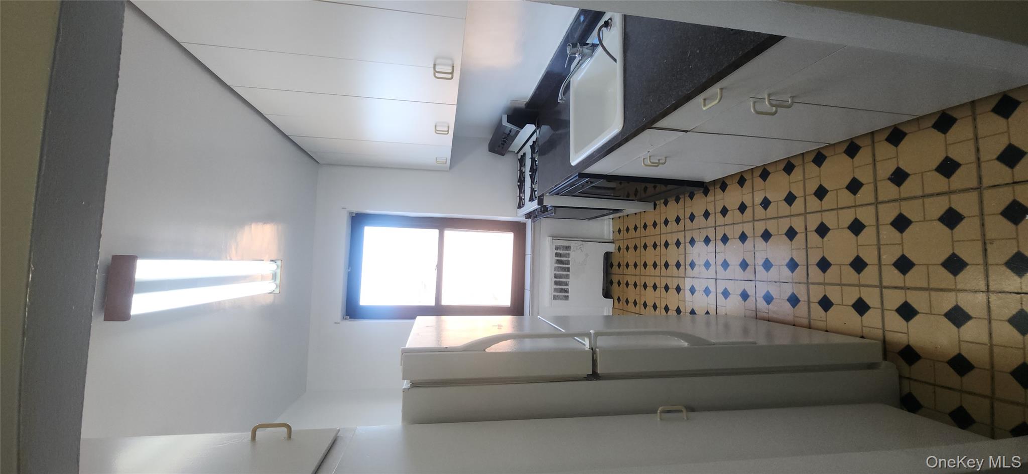 90-09 Northern Boulevard # 605, Jackson Heights, NY 11372