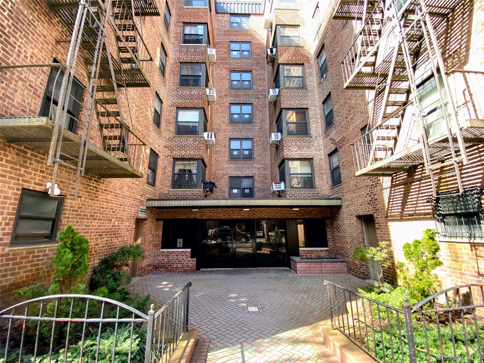 90-09 Northern Boulevard # 605, Jackson Heights, NY 11372