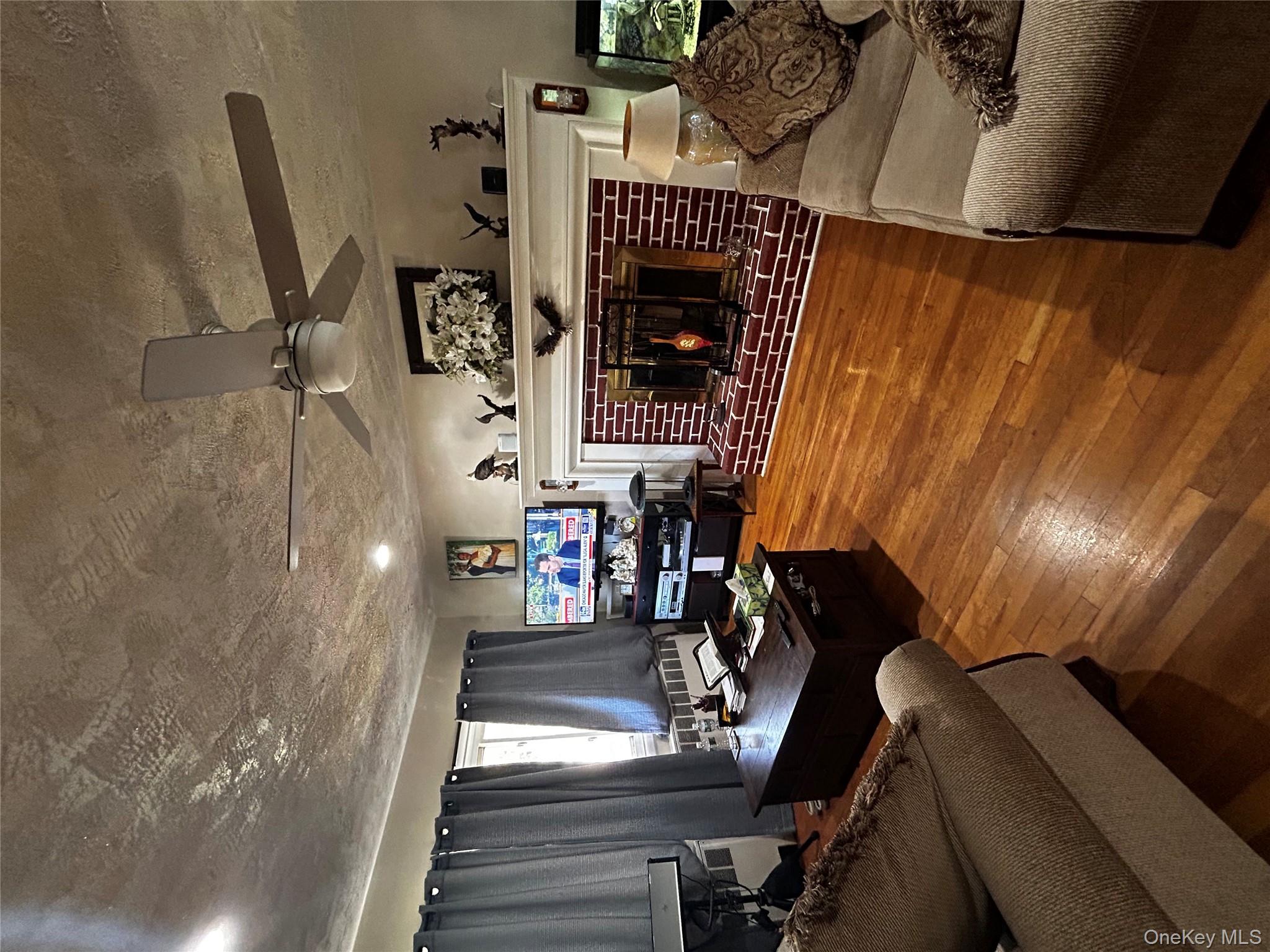 500 Oakwood Road, South Huntington, NY 11743