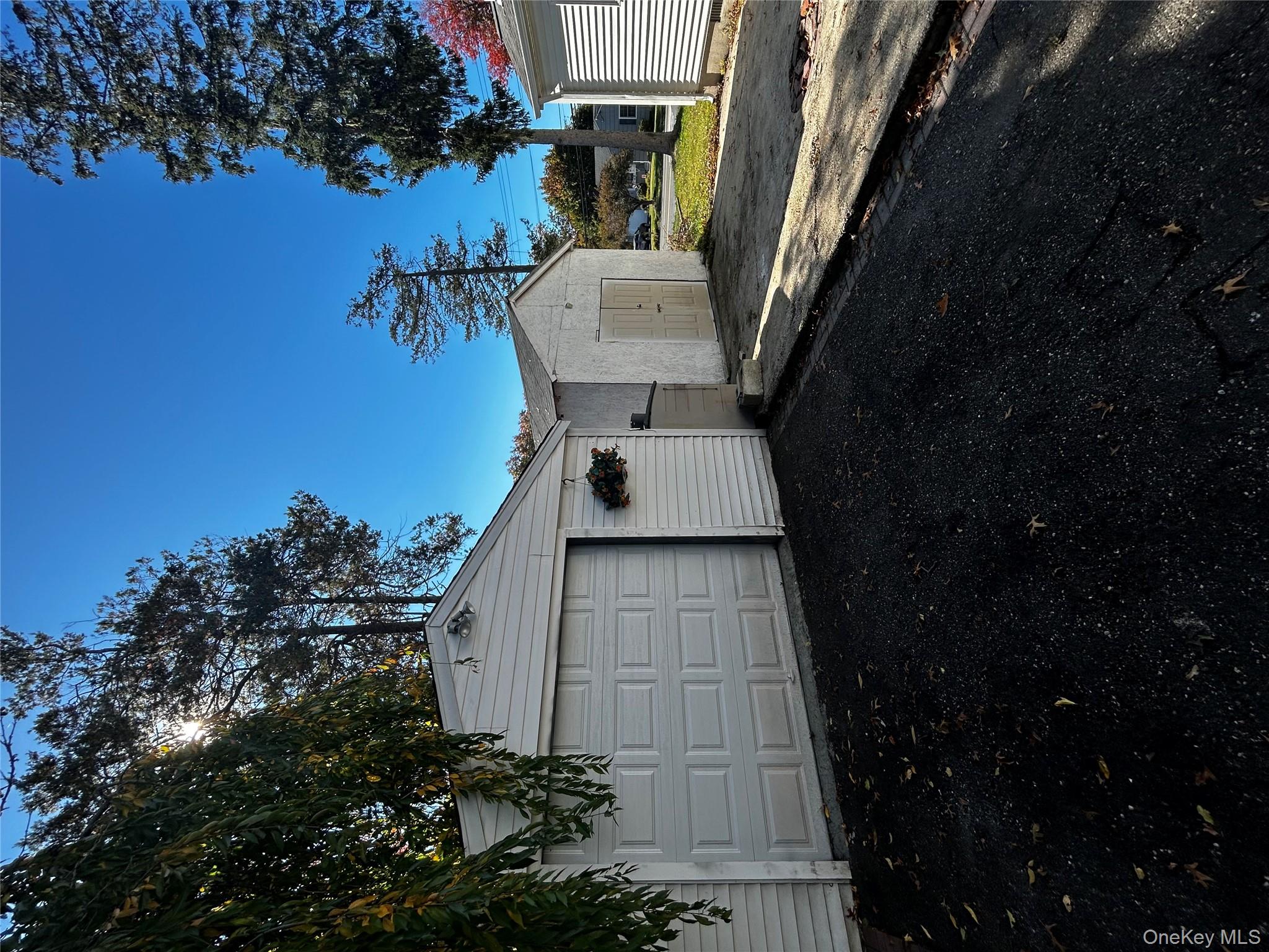 500 Oakwood Road, South Huntington, NY 11743