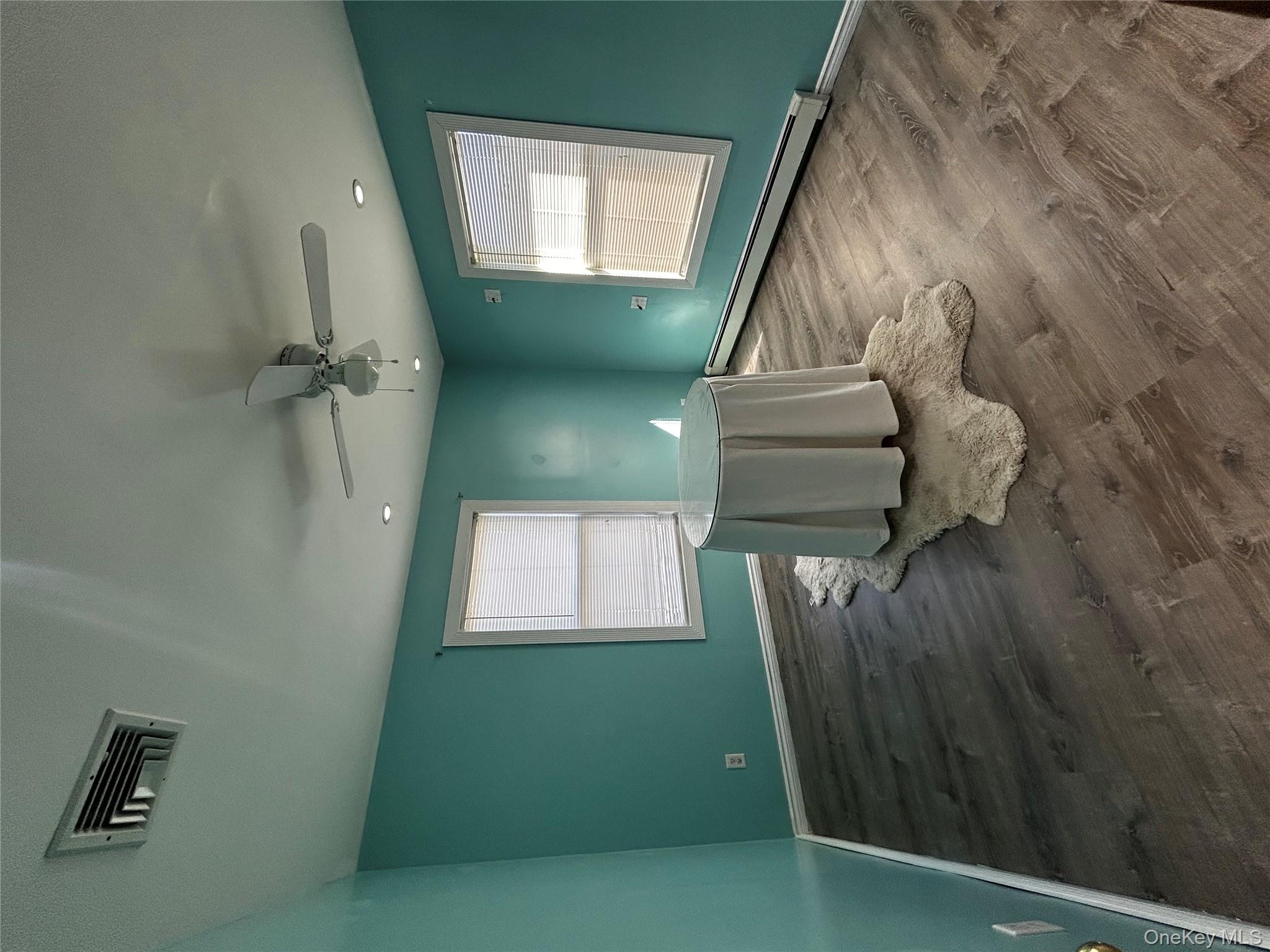 500 Oakwood Road, South Huntington, NY 11743