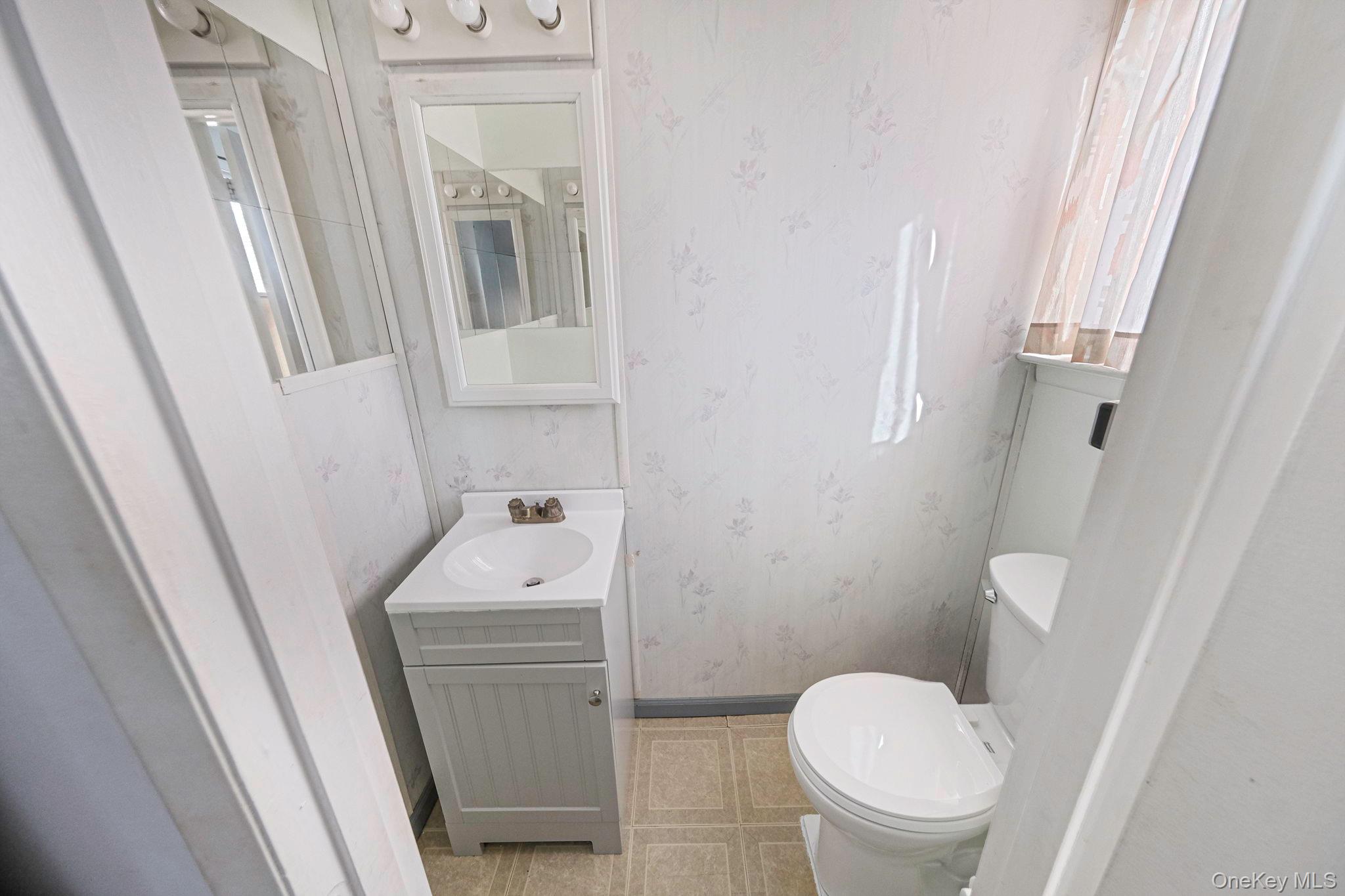 236 New York Avenue, Bay Shore, NY 11706