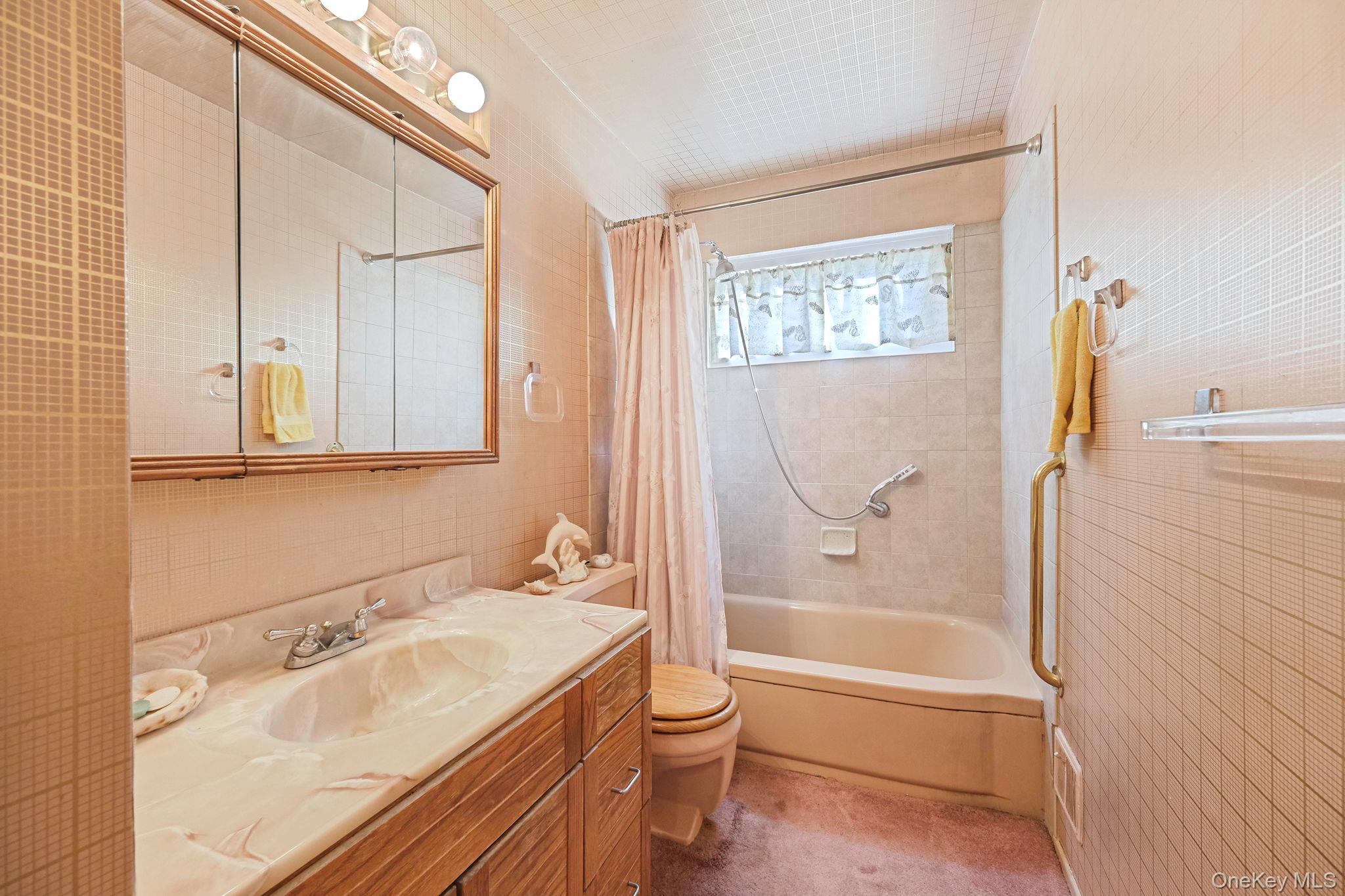 236 New York Avenue, Bay Shore, NY 11706