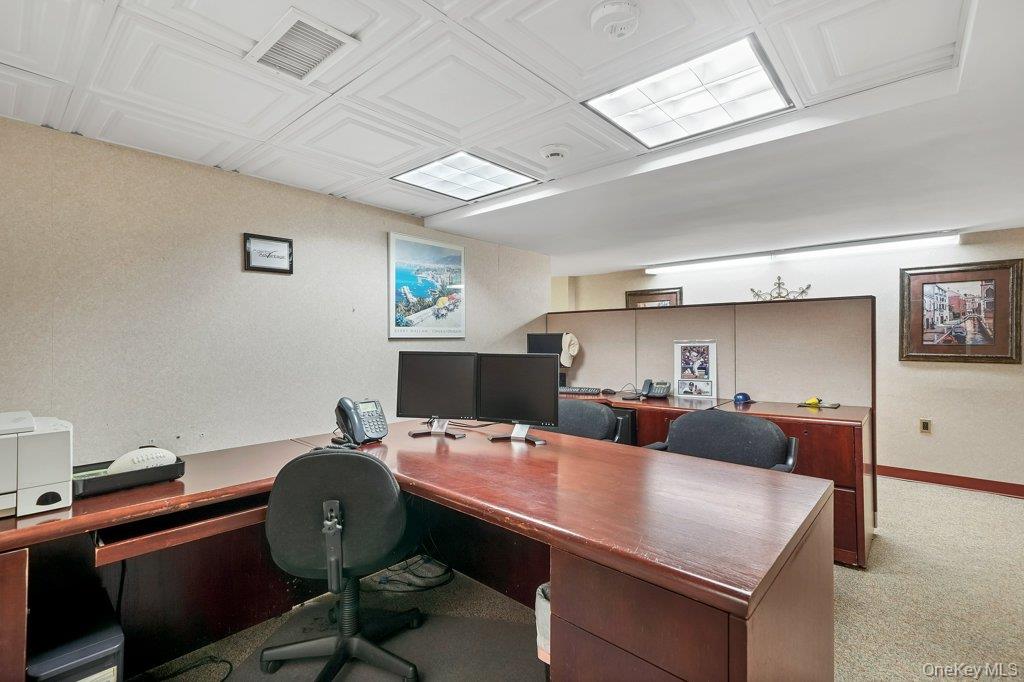 27 Cleveland Street, Valhalla, NY 10595