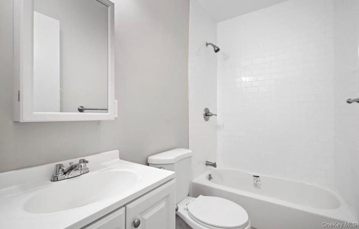 418 S 7th Avenue, Mount Vernon, NY 10550