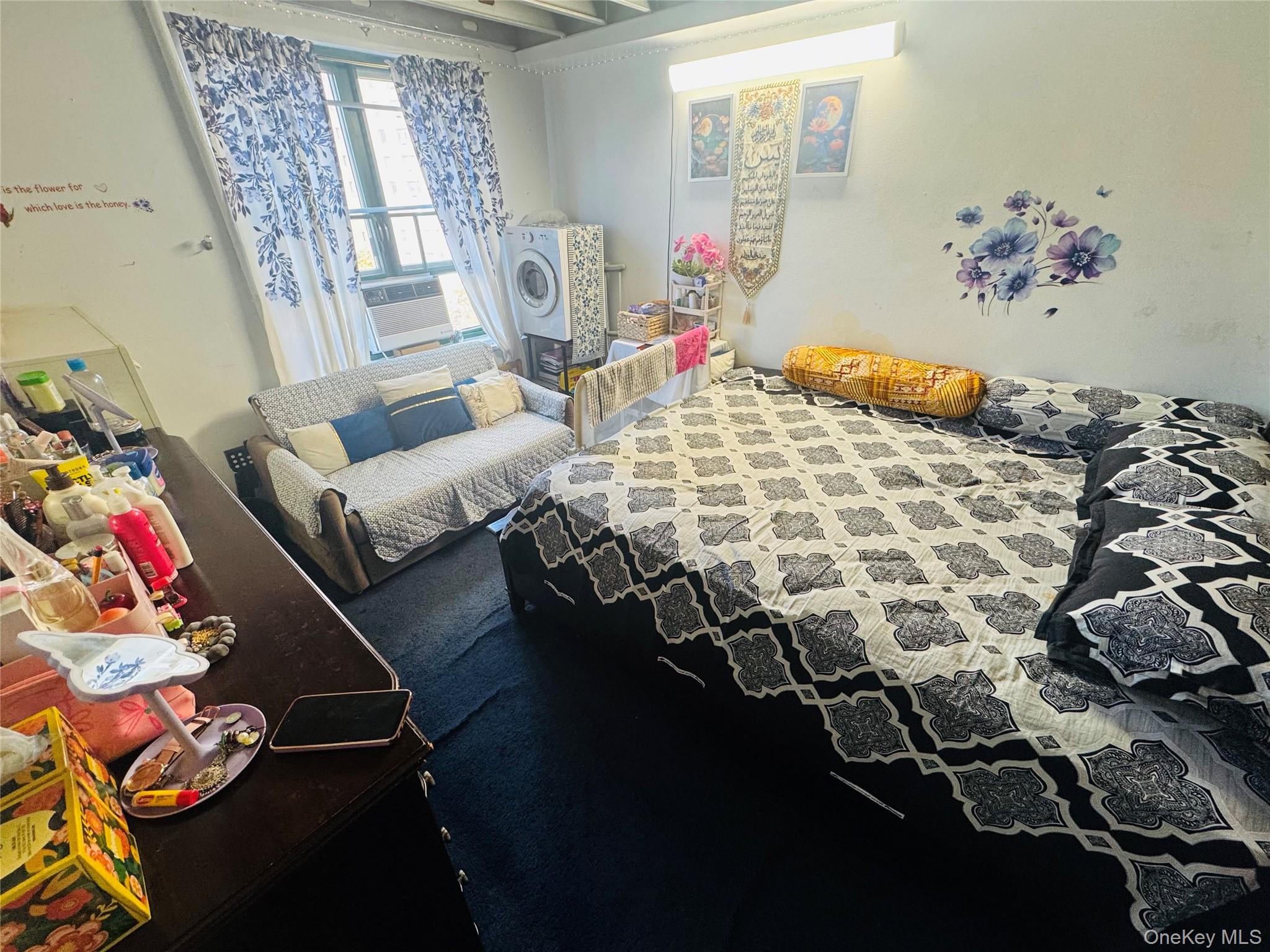 18 Metropolitan Oval # 8A, Bronx, NY 10462