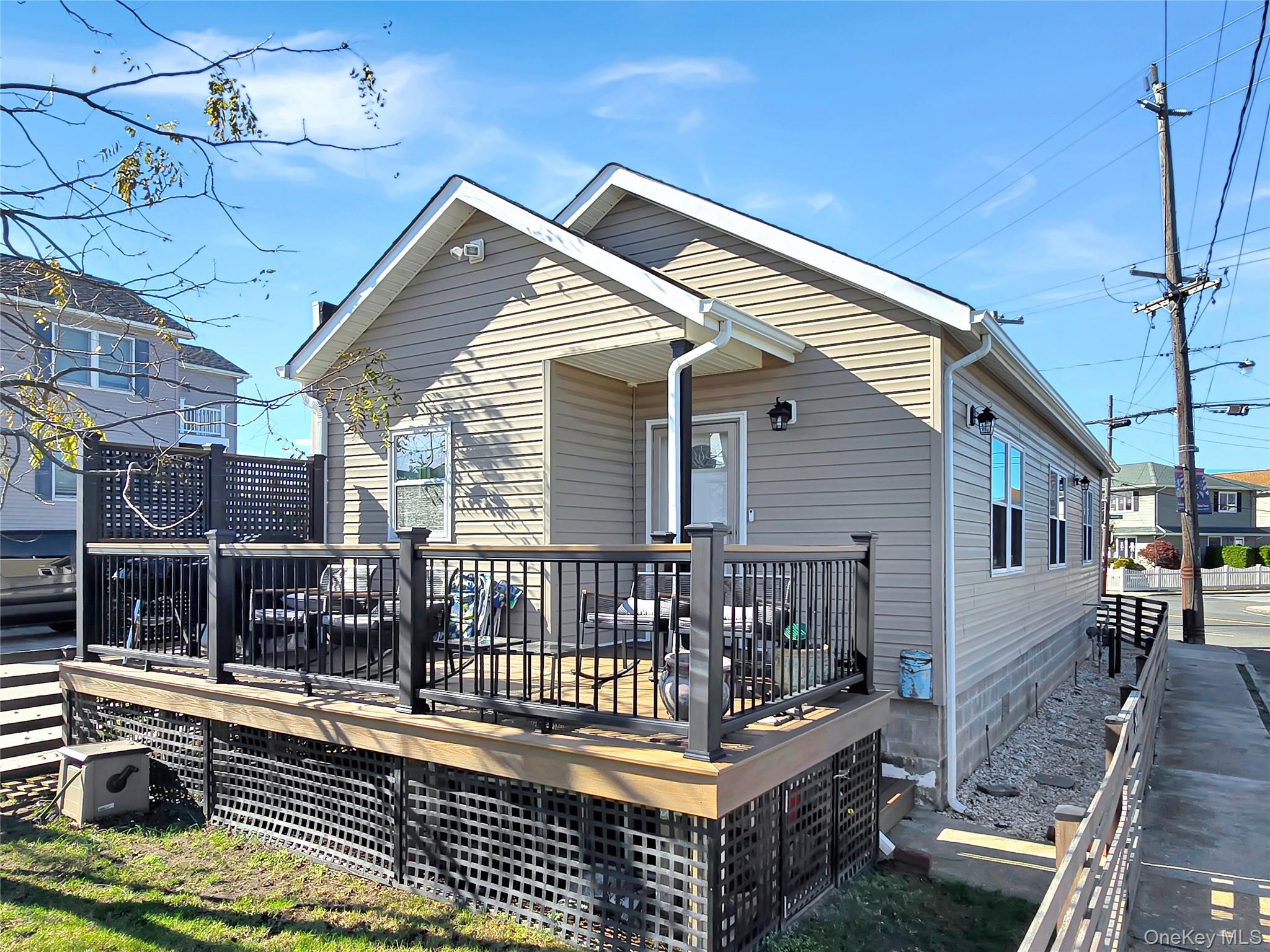 541 Long Beach Road, Island Park, NY 11558