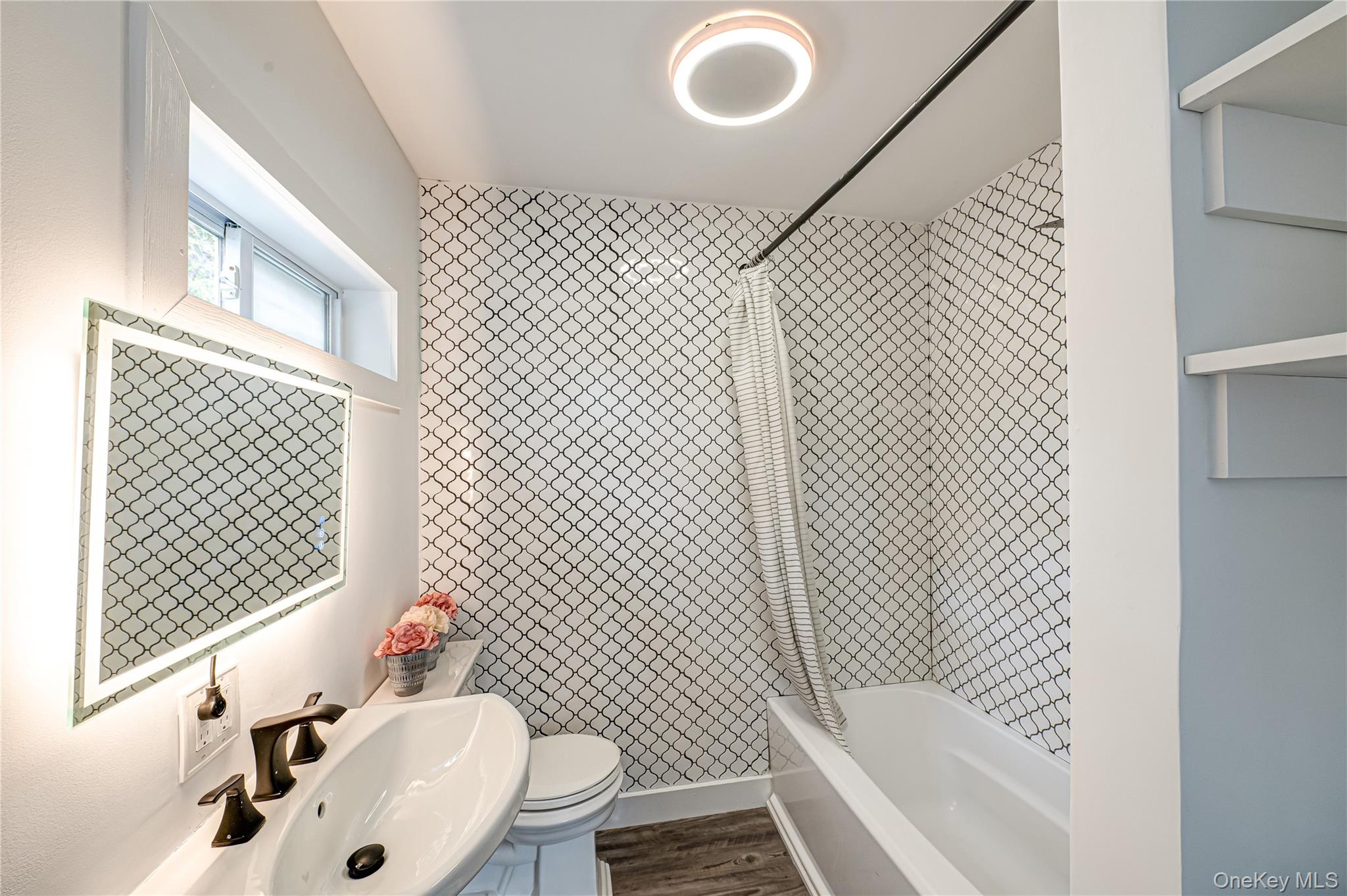 39 Lynncliff Road, Hampton Bays, NY 11946