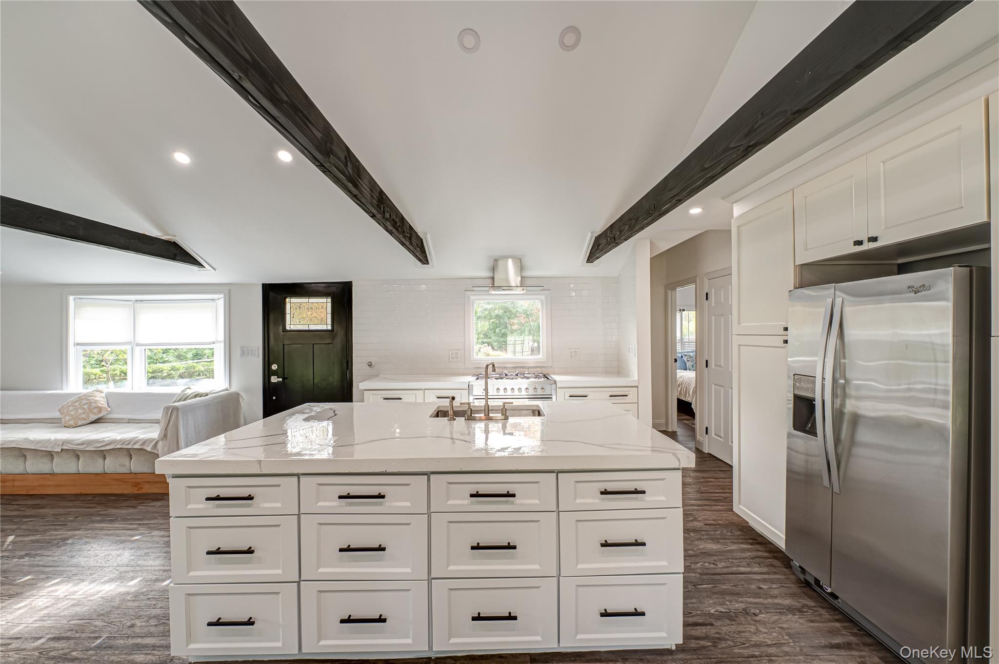 39 Lynncliff Road, Hampton Bays, NY 11946