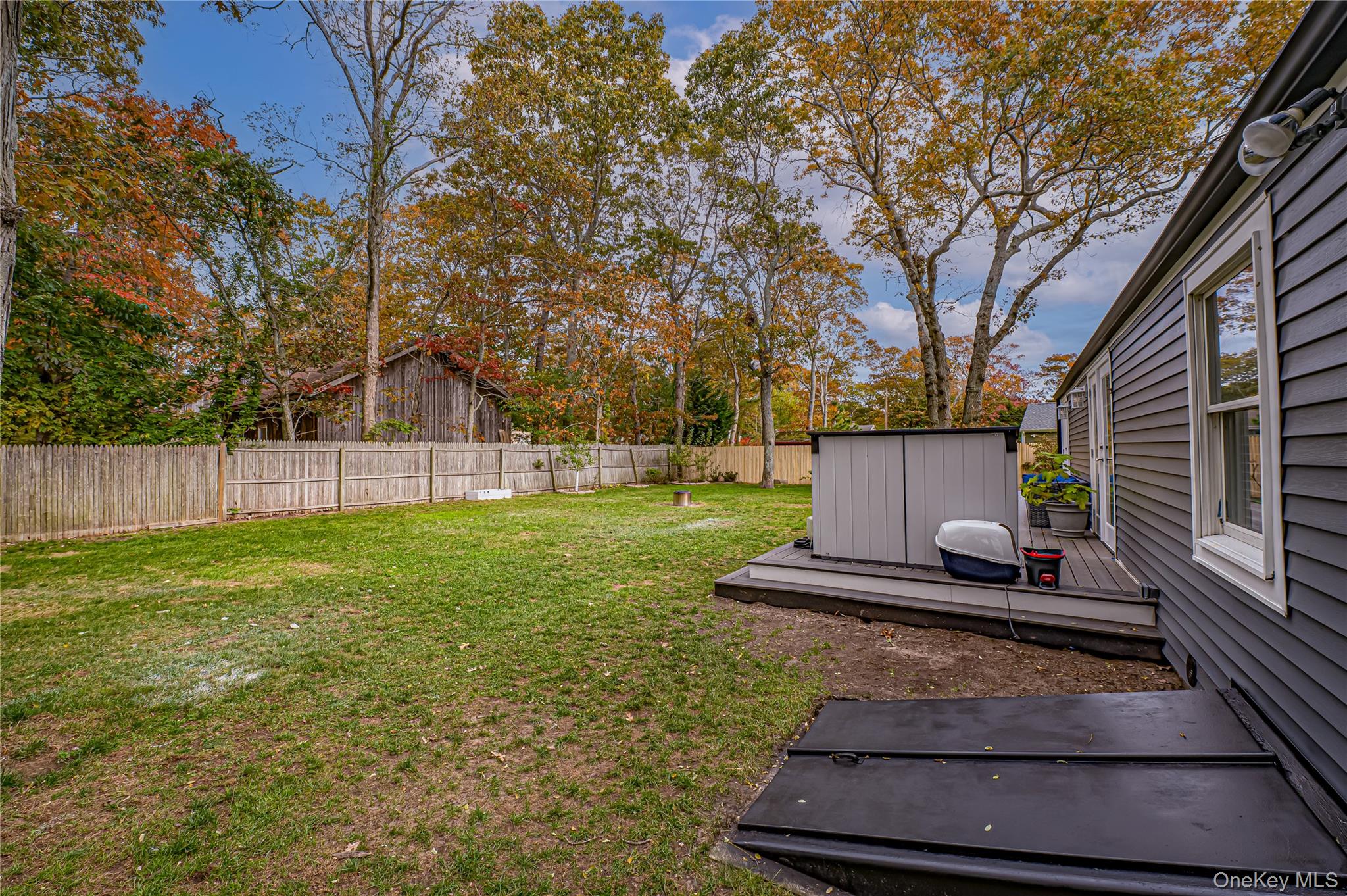 39 Lynncliff Road, Hampton Bays, NY 11946