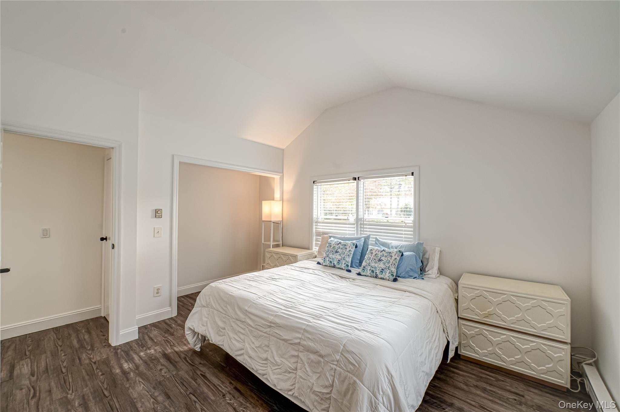 39 Lynncliff Road, Hampton Bays, NY 11946