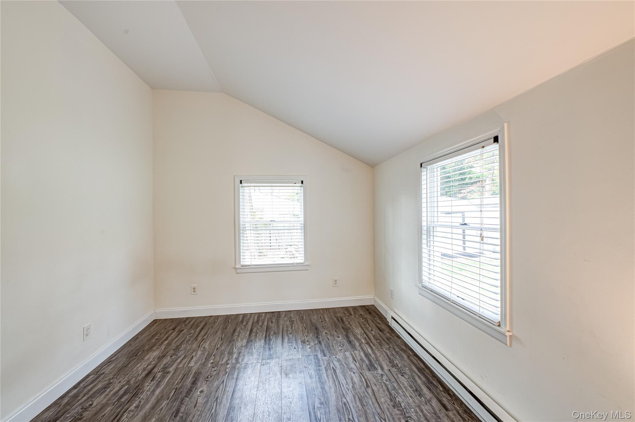 39 Lynncliff Road, Hampton Bays, NY 11946