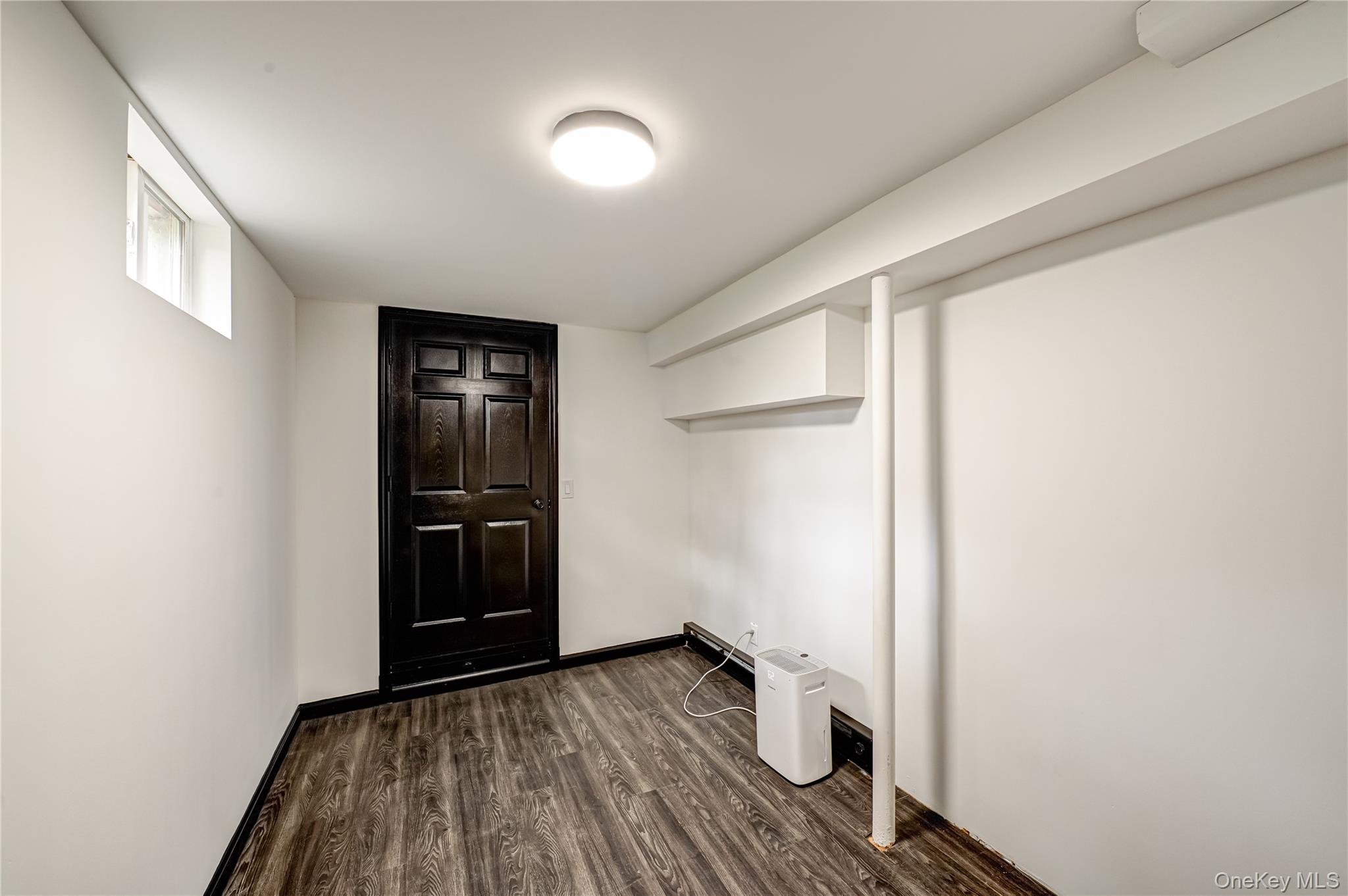 39 Lynncliff Road, Hampton Bays, NY 11946