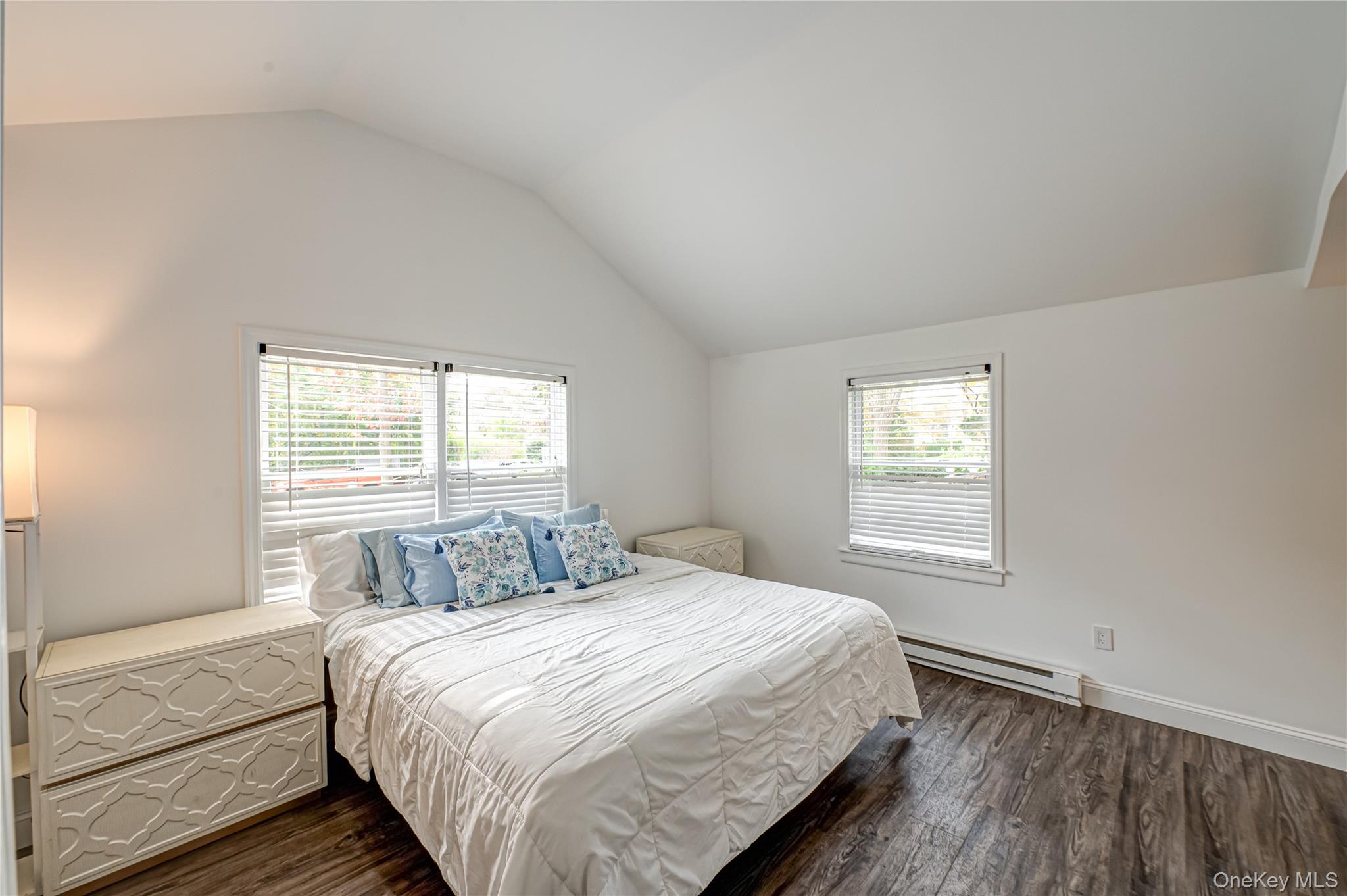 39 Lynncliff Road, Hampton Bays, NY 11946