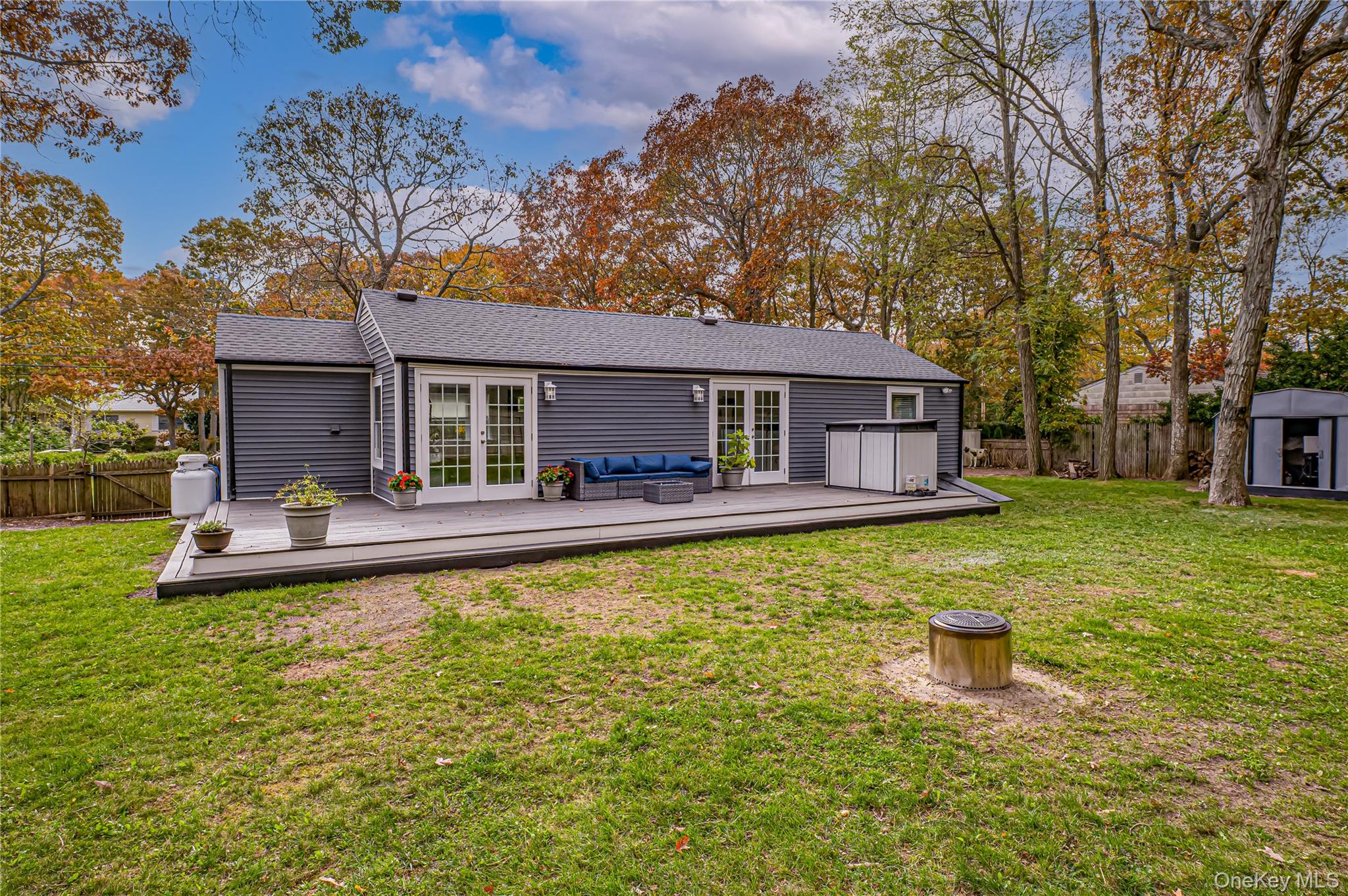 39 Lynncliff Road, Hampton Bays, NY 11946