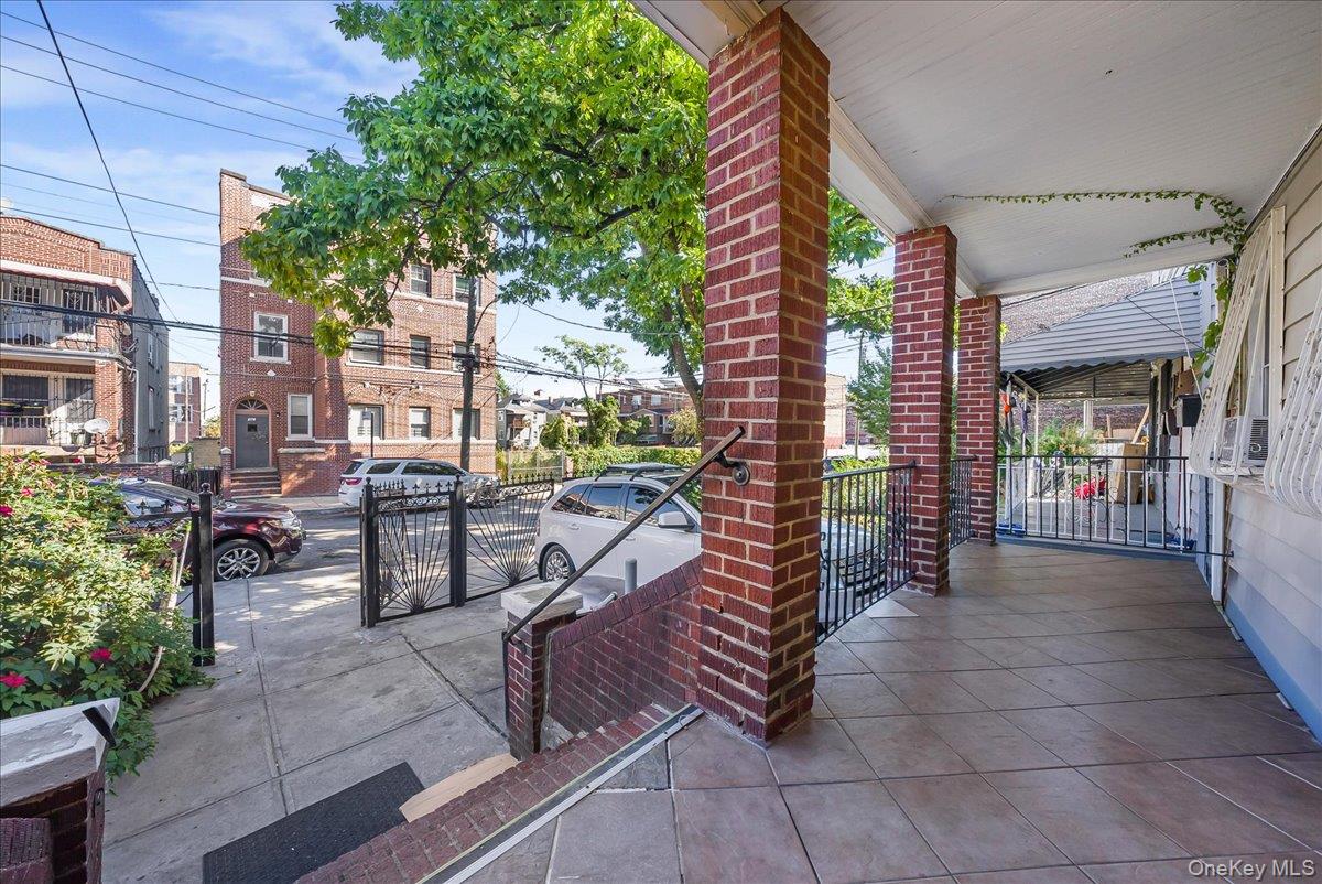 760 E 221st Street, Bronx, NY 10467