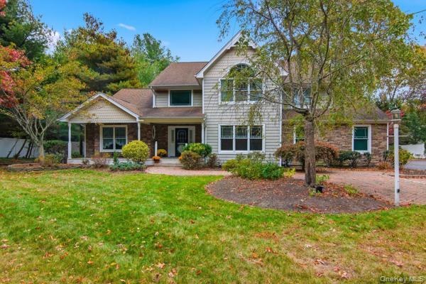 15 Arbor Court, Bohemia, NY 11716