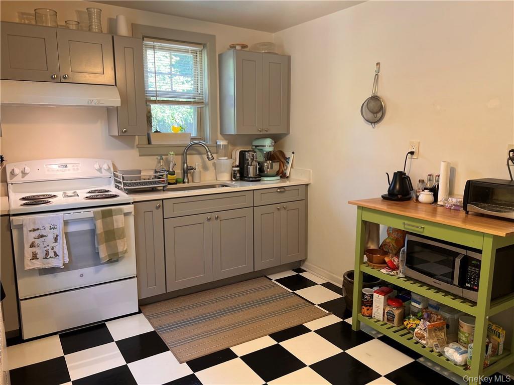 14 Old Glenham Road, Beacon, NY 12508