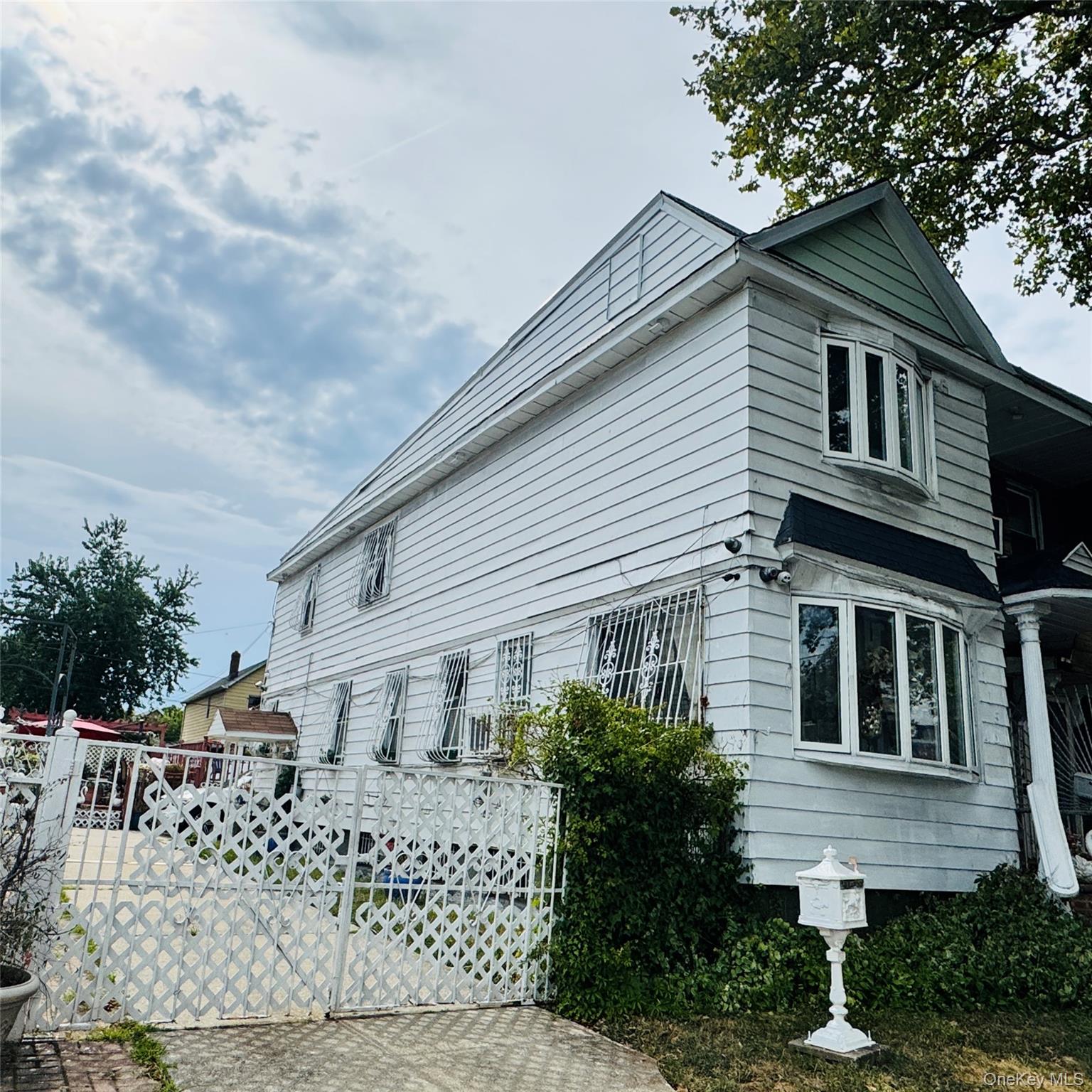 115-46 W Van Wyck Expressway, South Ozone Park, NY 11420