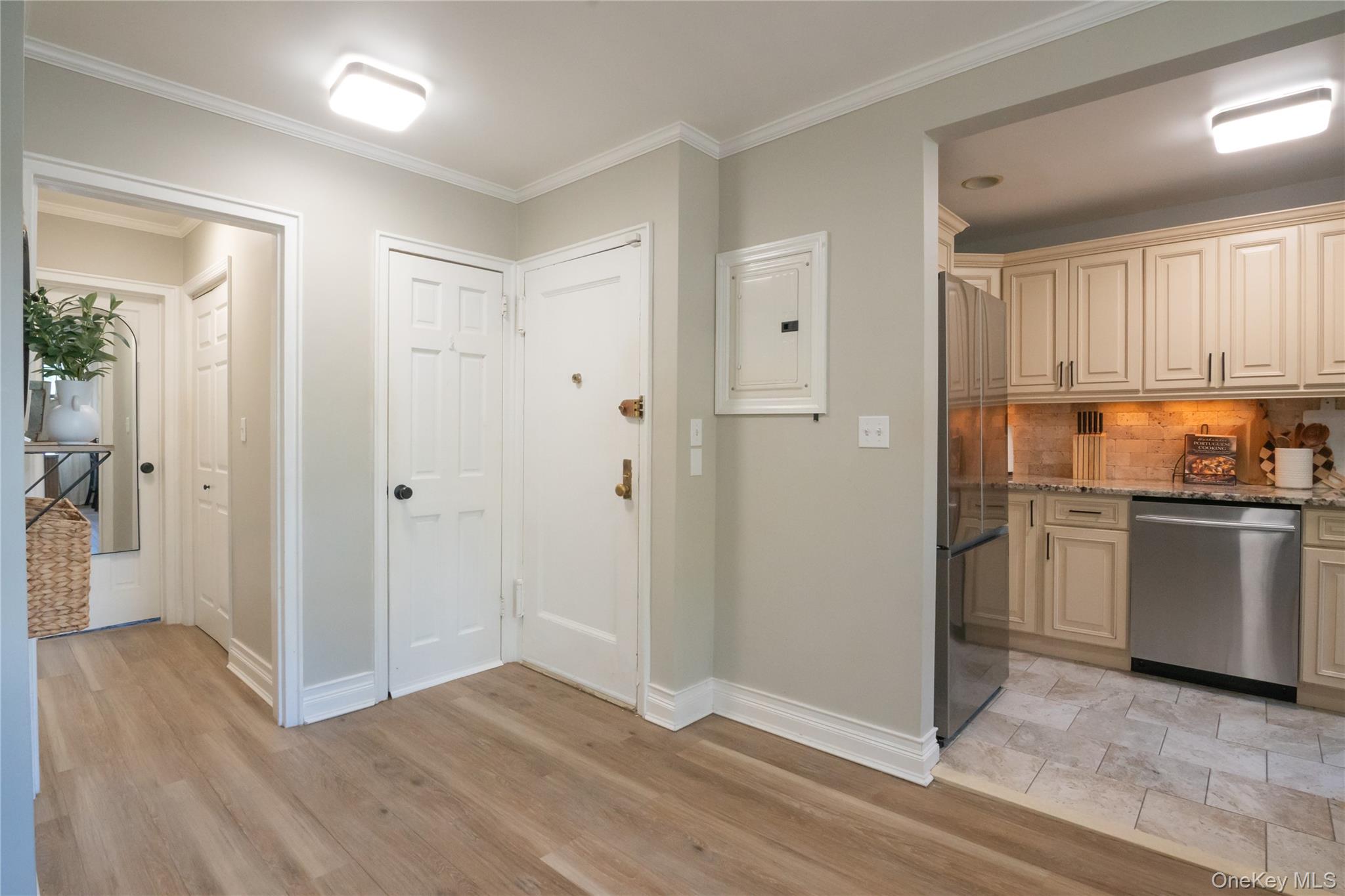 4 Field End Lane # 2R, Eastchester, NY 10709