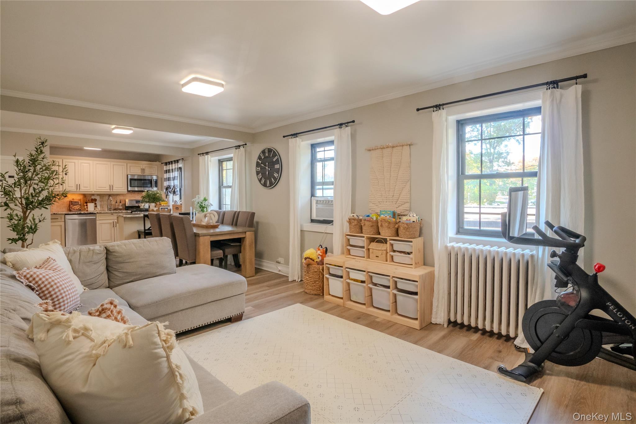 4 Field End Lane # 2R, Eastchester, NY 10709