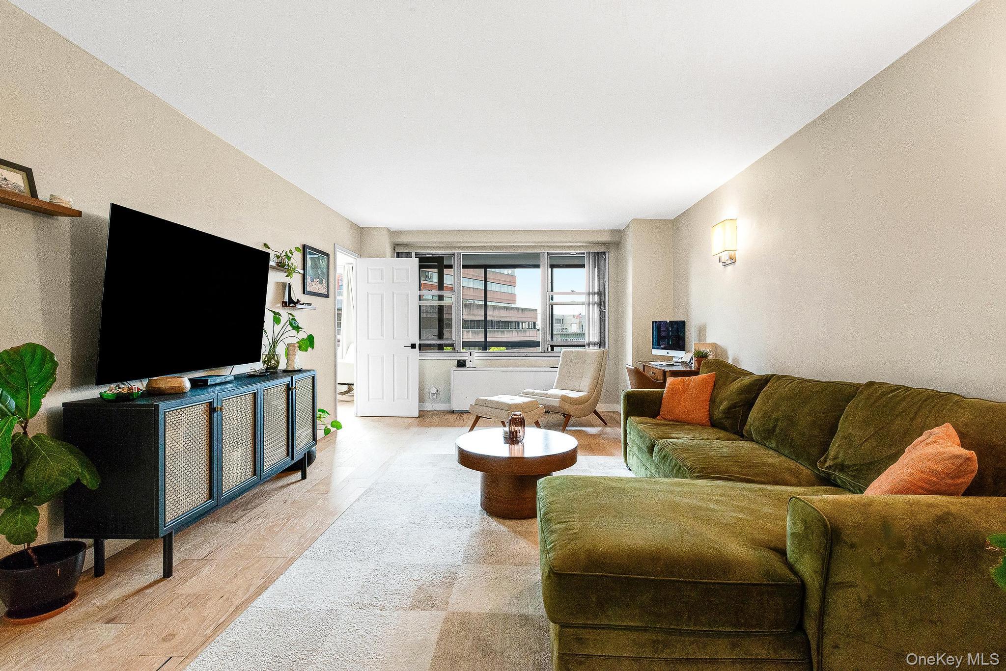 70-25 Yellowstone Boulevard # 6T, Forest Hills, NY 11375