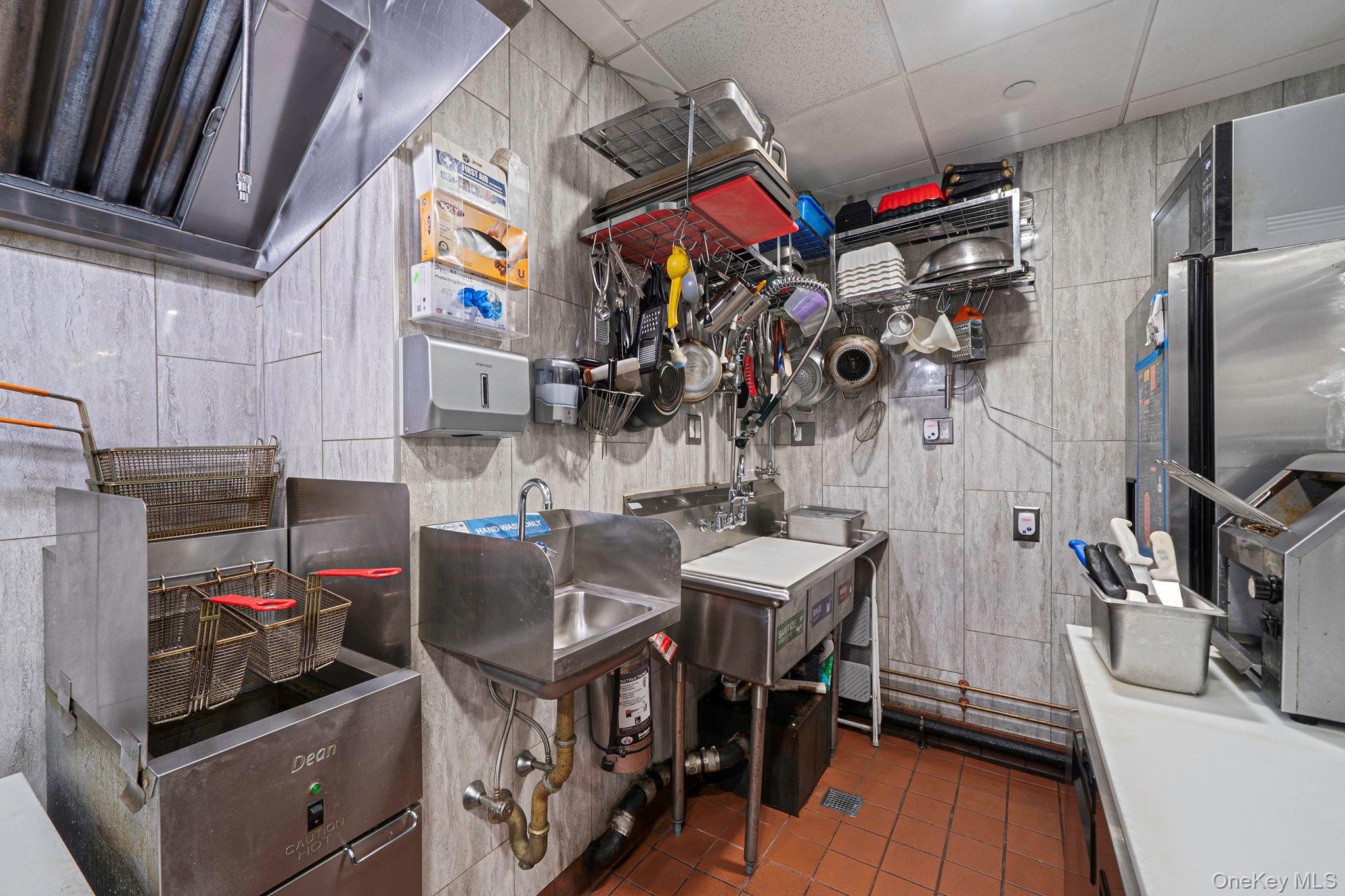 6469 Broadway, Bronx, NY 10471