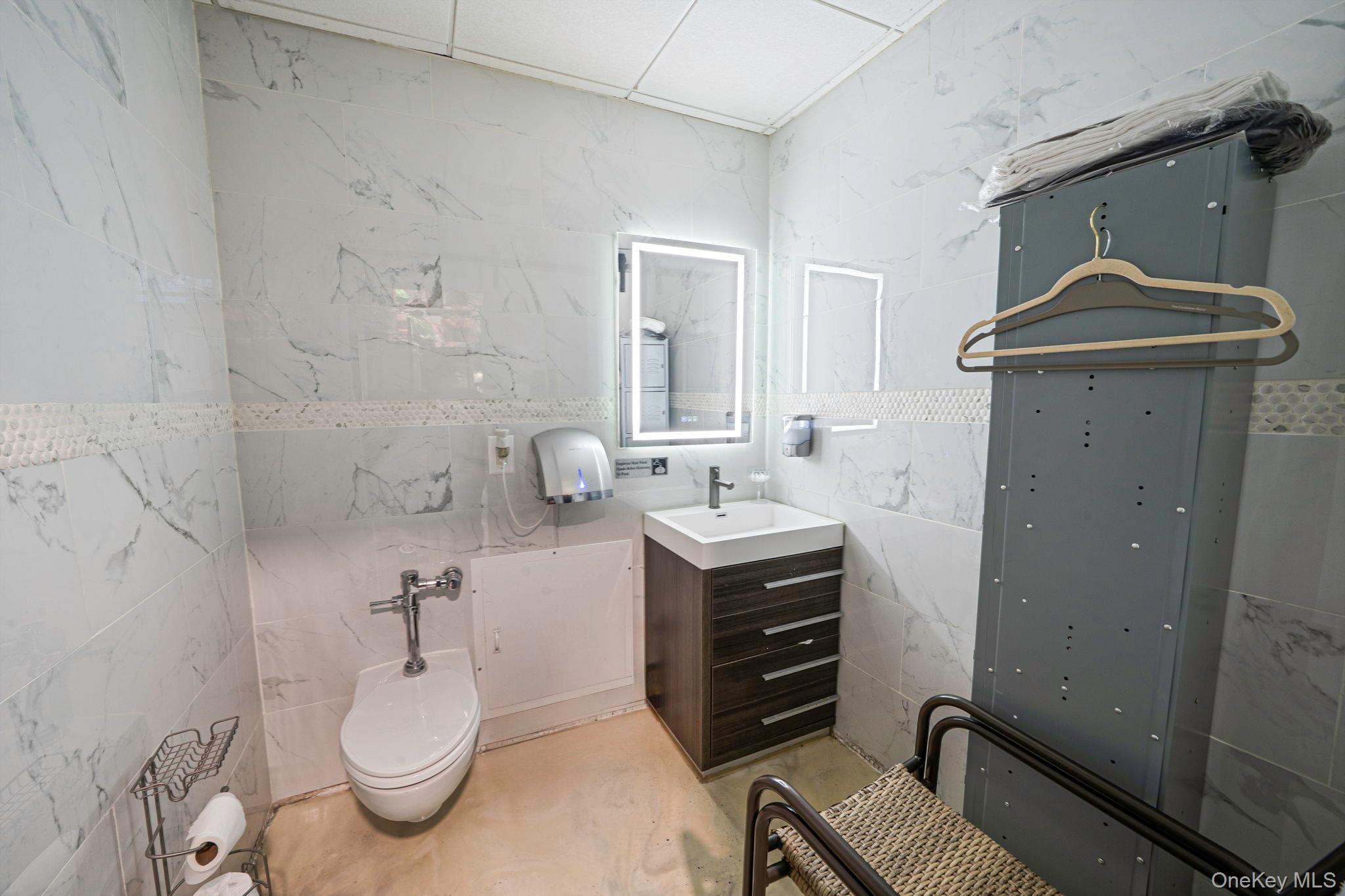 6469 Broadway, Bronx, NY 10471