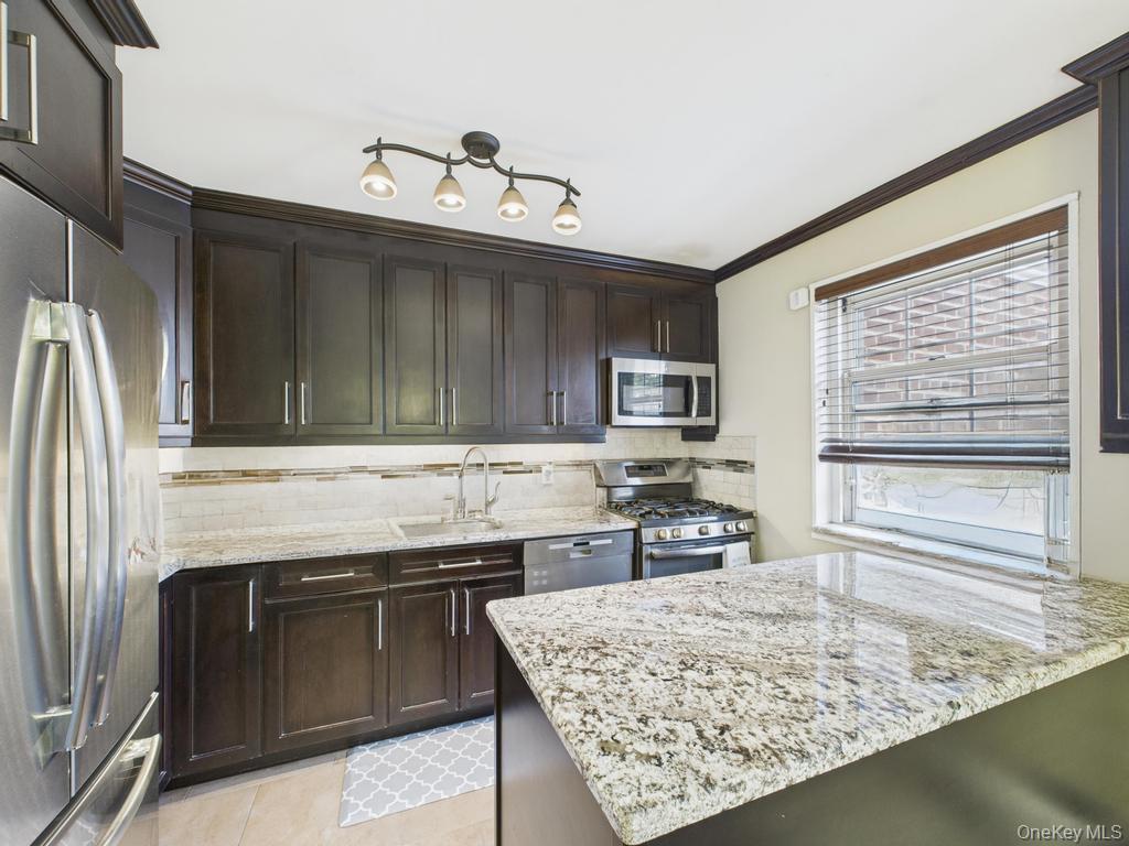 251-11 60th Ave # 1, Little Neck, NY 11362