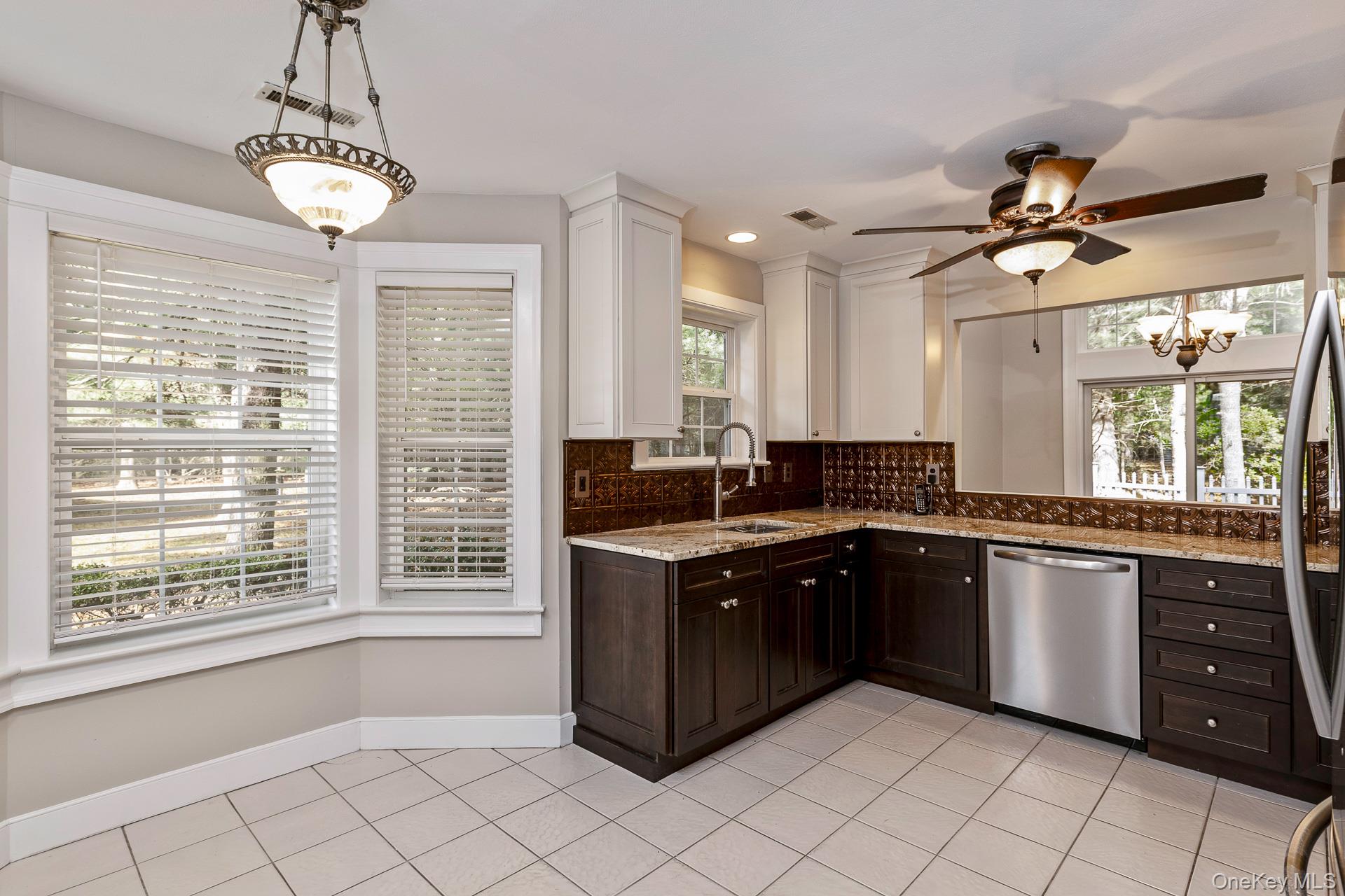 17 Pidgeon Court, Manorville, NY 11949