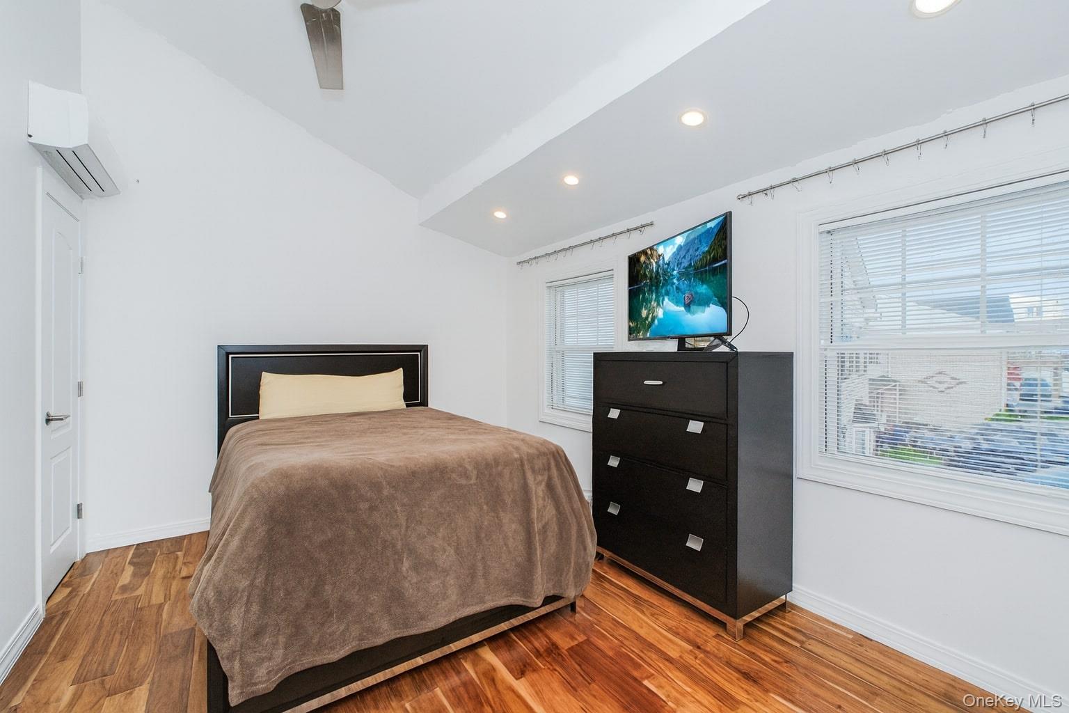 18 Atmore Place, Staten Island, NY 10306