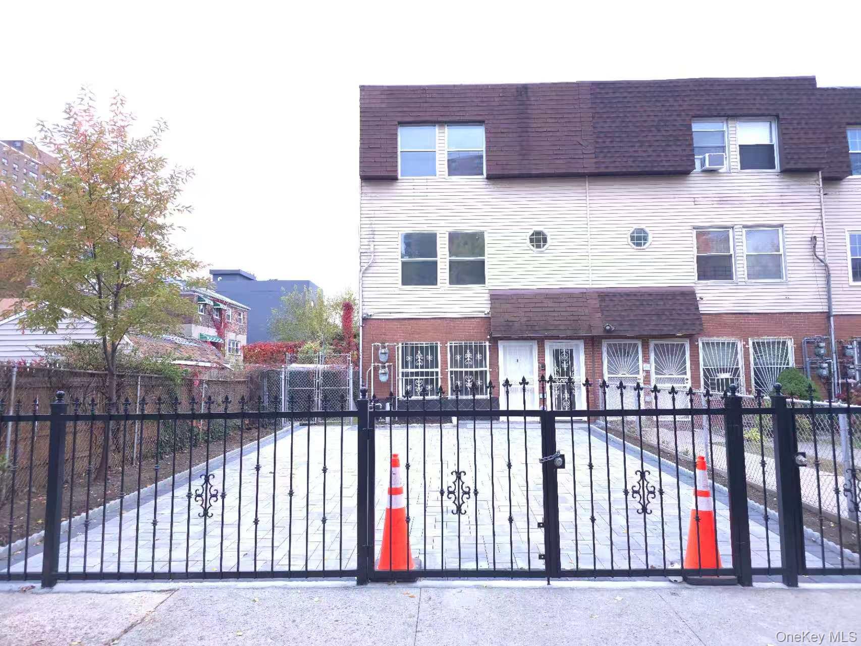 2096 Randall Avenue, Bronx, NY 10473