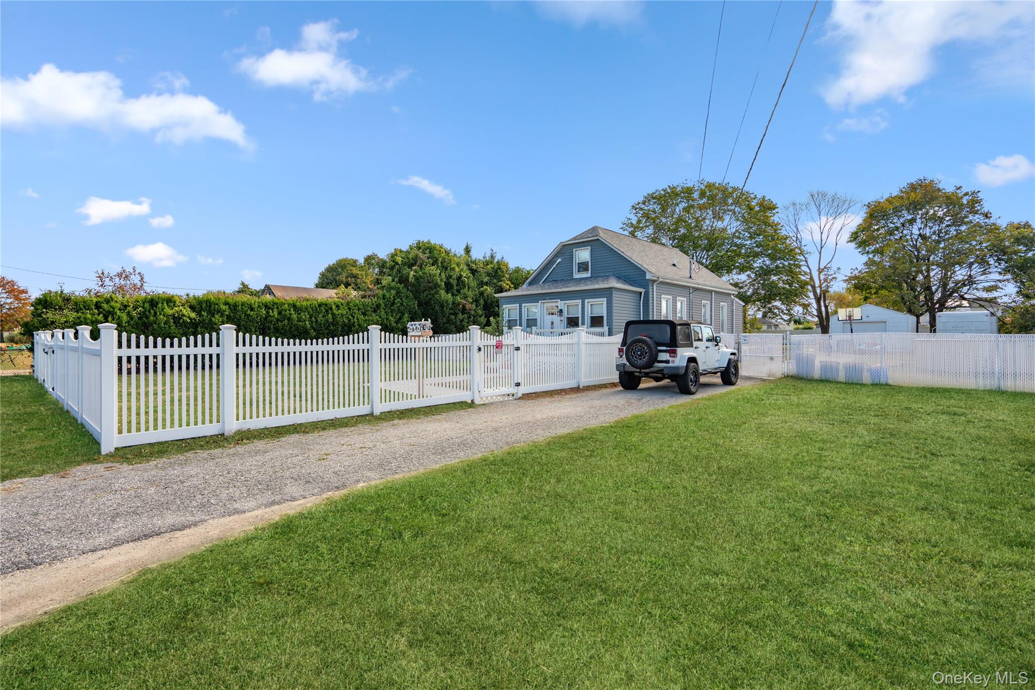 48 Farmers Avenue, Lindenhurst, NY 11757