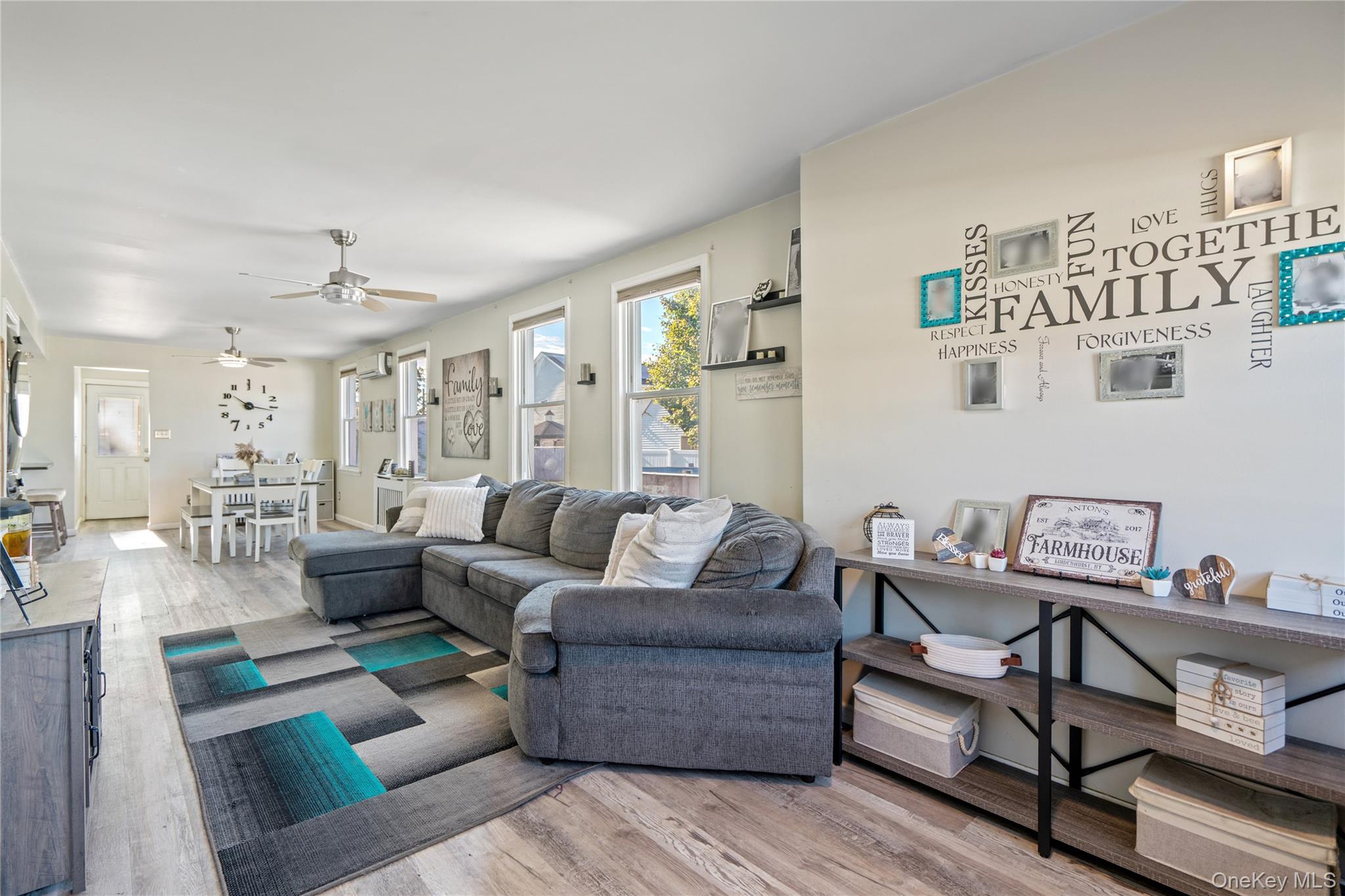 48 Farmers Avenue, Lindenhurst, NY 11757