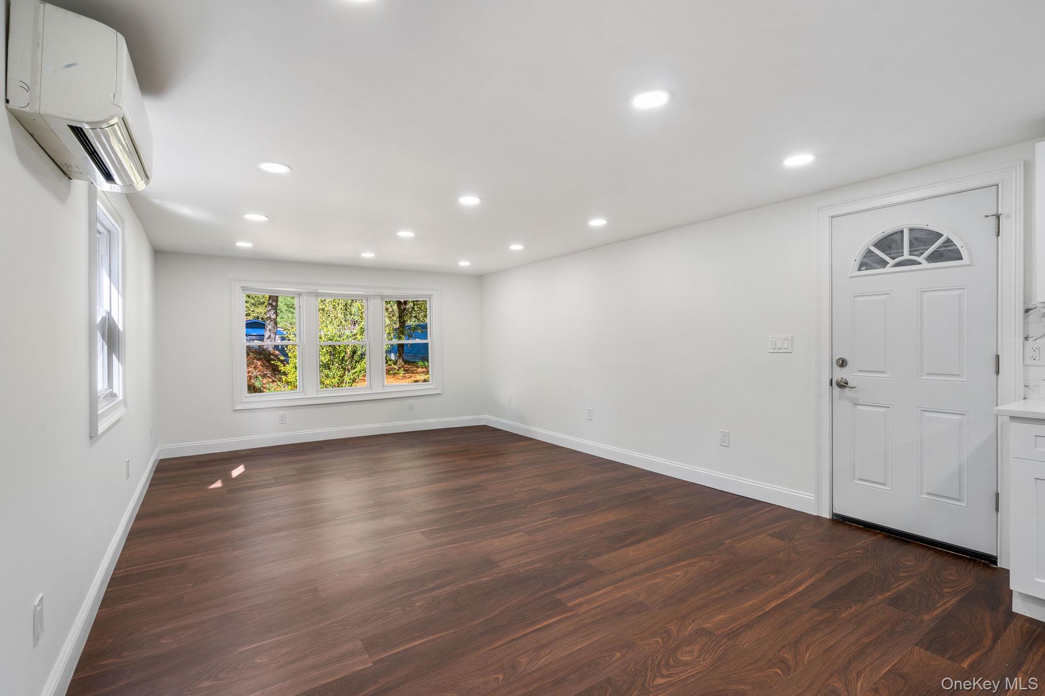 43 Oxford Circle, Loch Sheldrake, NY 12759