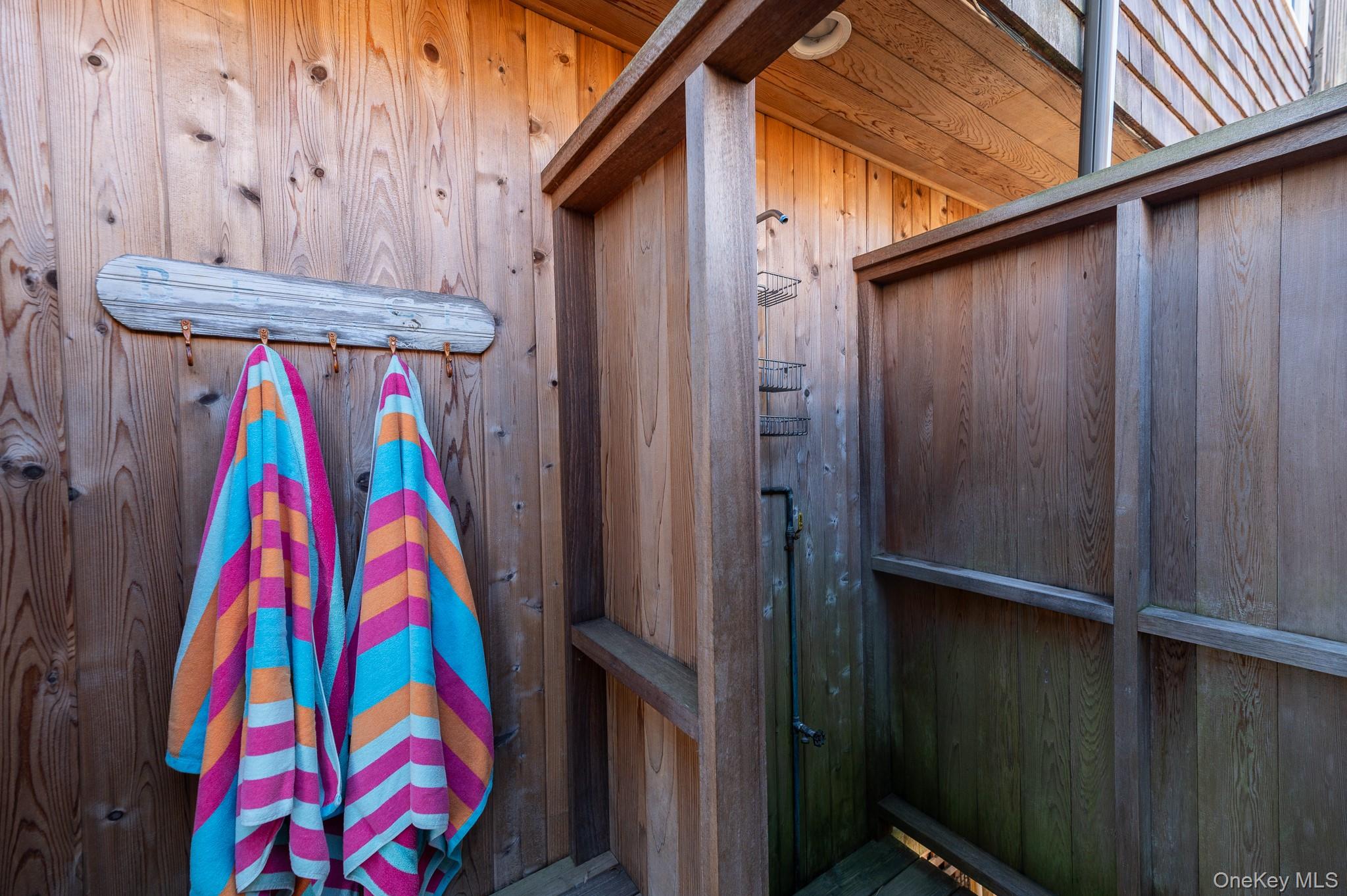 100 Clipper Roadway, Corneille Estates, NY 11770