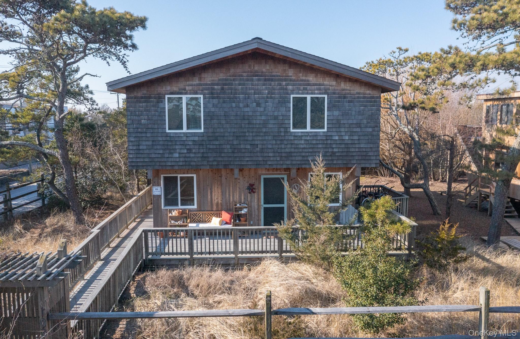 100 Clipper Roadway, Corneille Estates, NY 11770