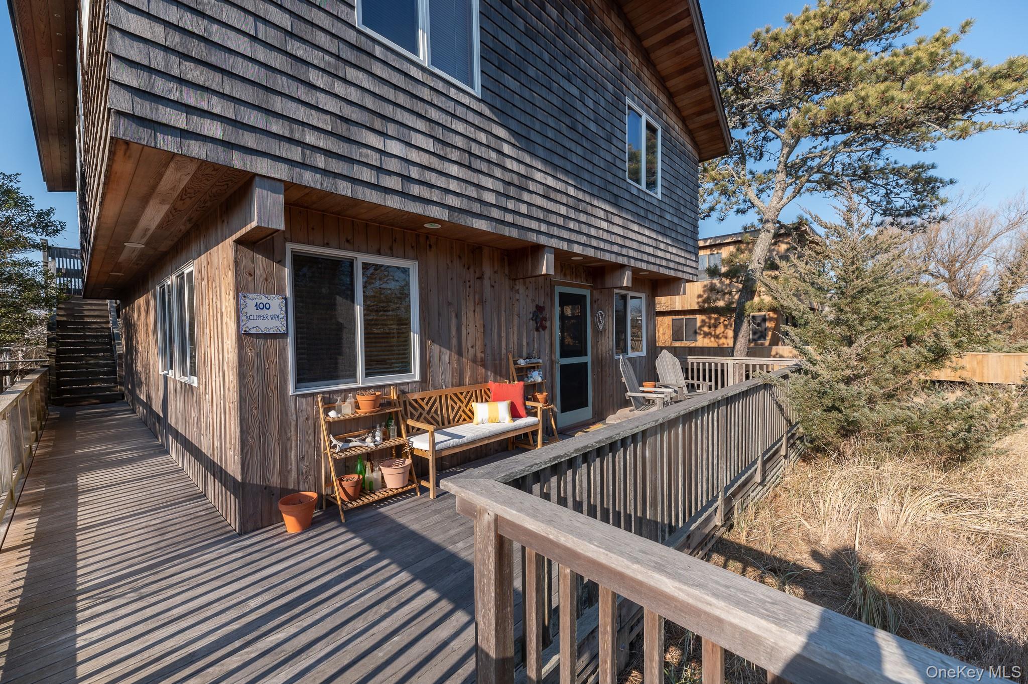 100 Clipper Roadway, Corneille Estates, NY 11770