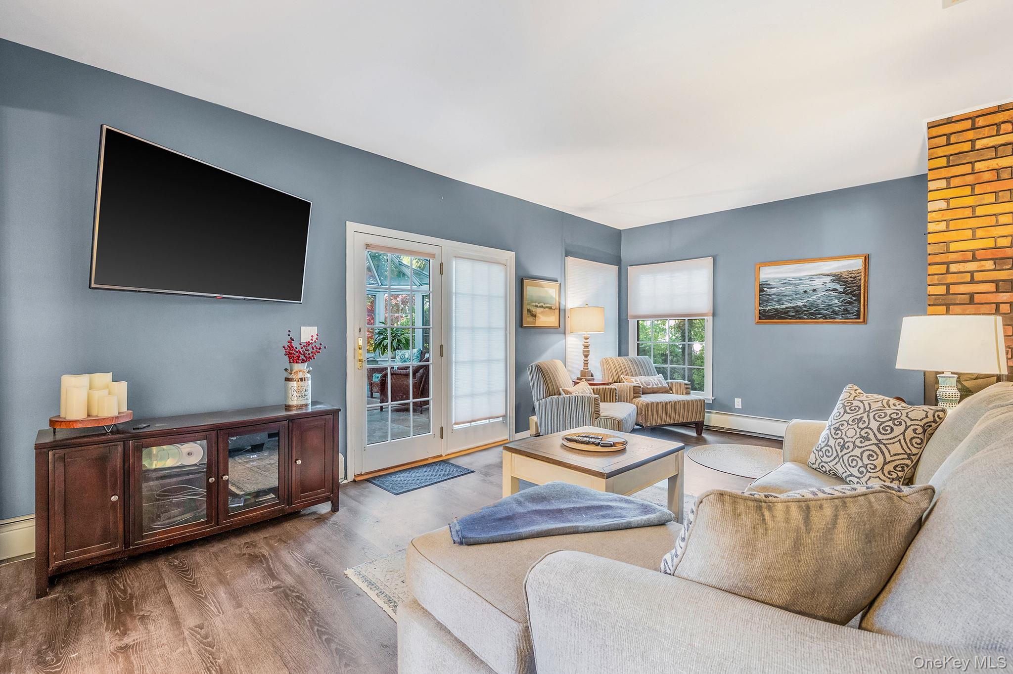 15 Riviera Court, Great River, NY 11739