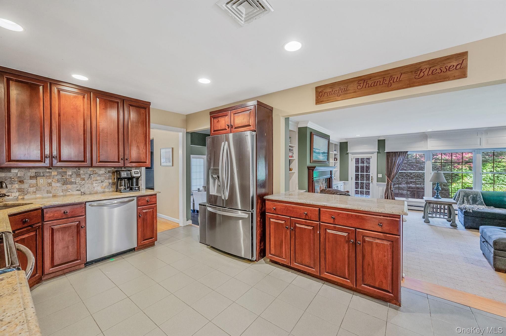 15 Riviera Court, Great River, NY 11739