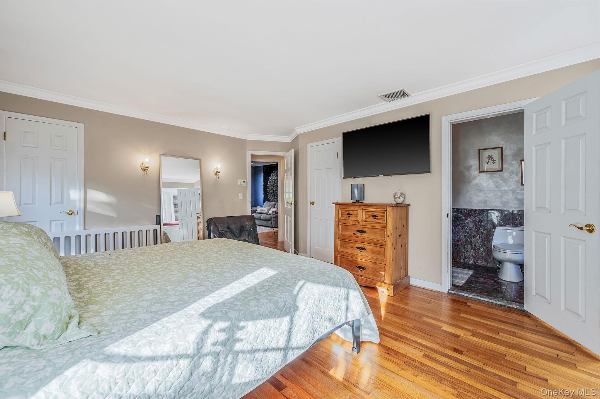 15 Riviera Court, Great River, NY 11739