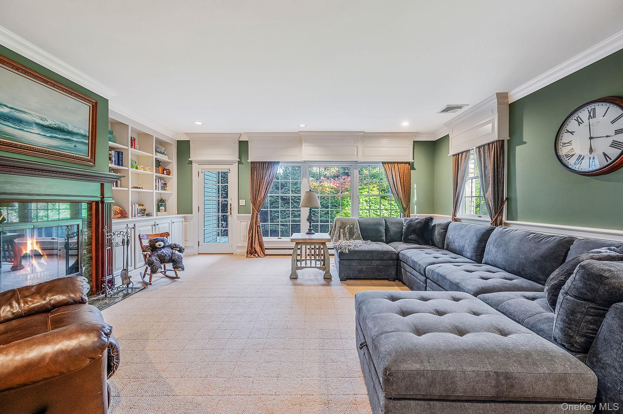 15 Riviera Court, Great River, NY 11739