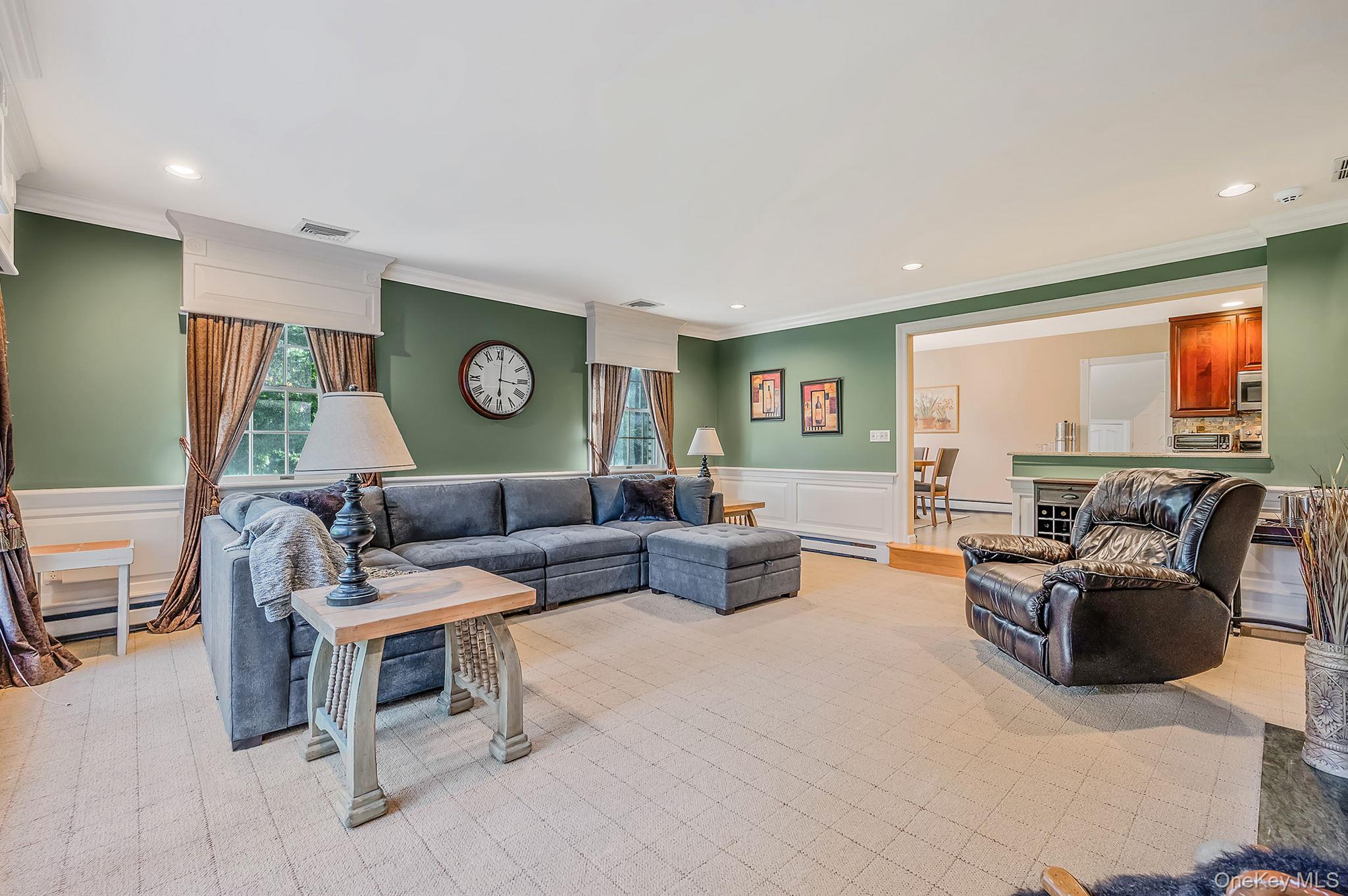 15 Riviera Court, Great River, NY 11739