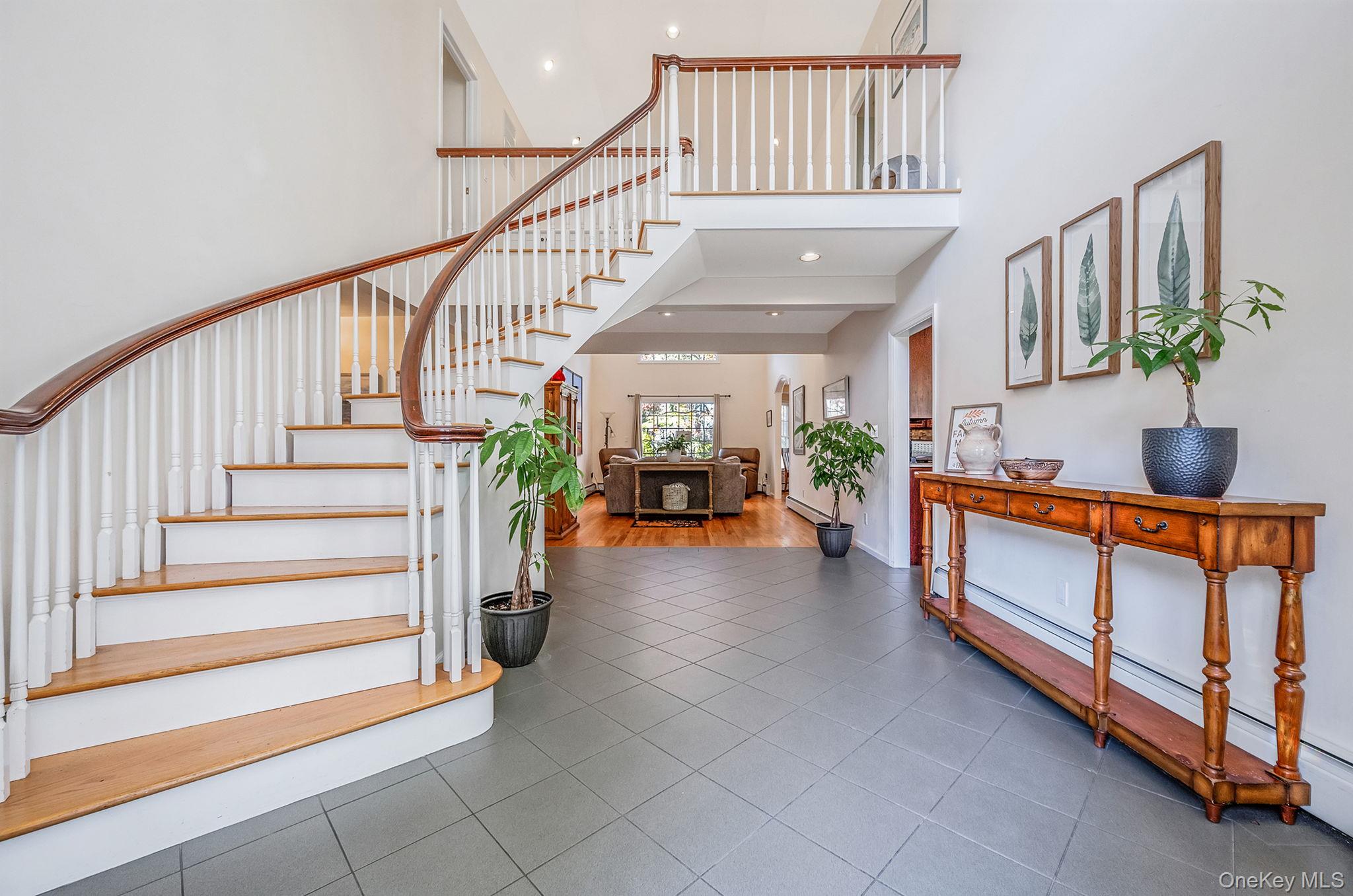 15 Riviera Court, Great River, NY 11739