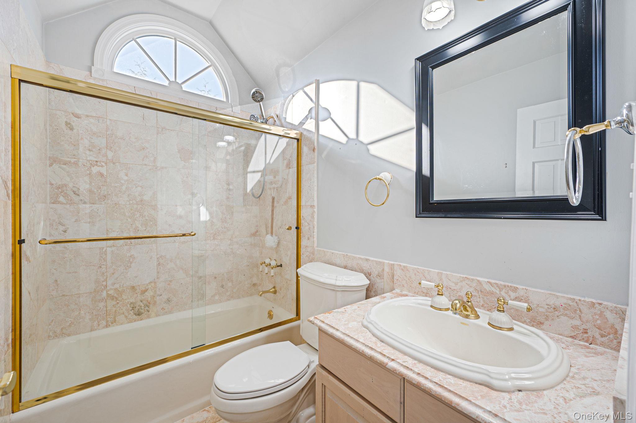 15 Riviera Court, Great River, NY 11739