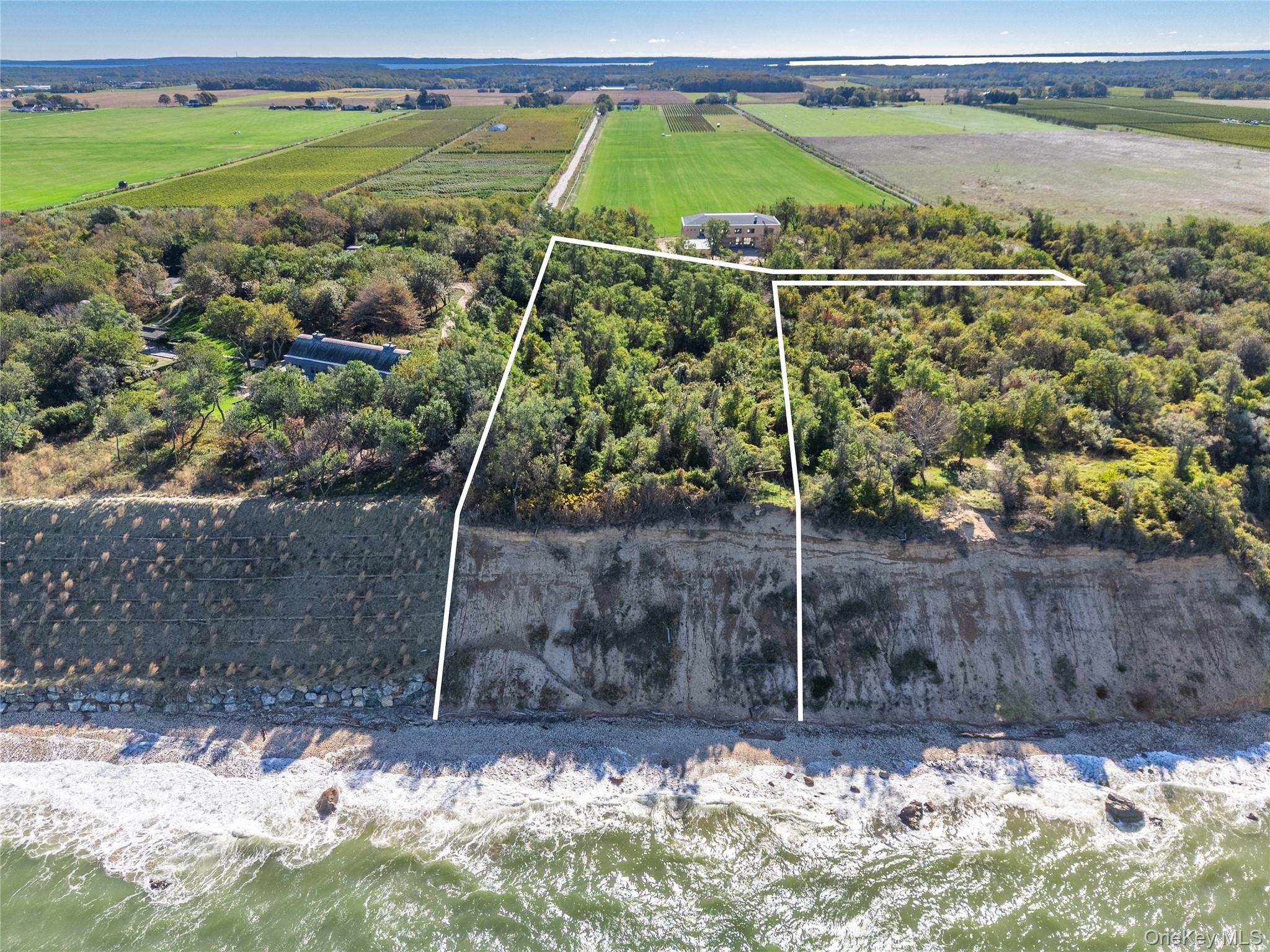 6121 Oregon Road, Cutchogue, NY 11935