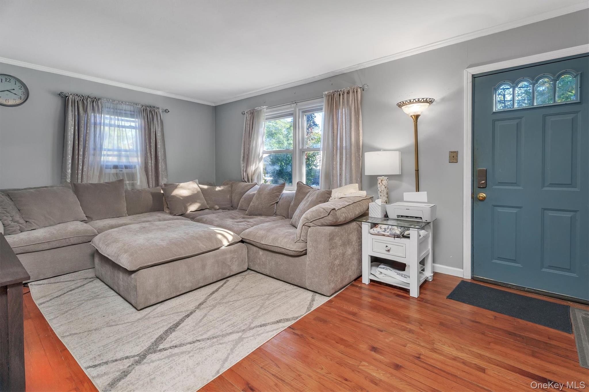 5 Waywood Place, Huntington Station, NY 11746