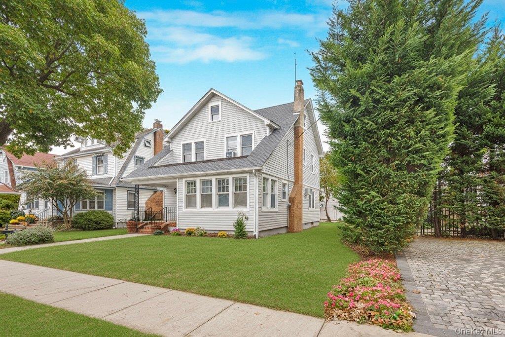 327 N Forest Avenue, Rockville Centre, NY 11570