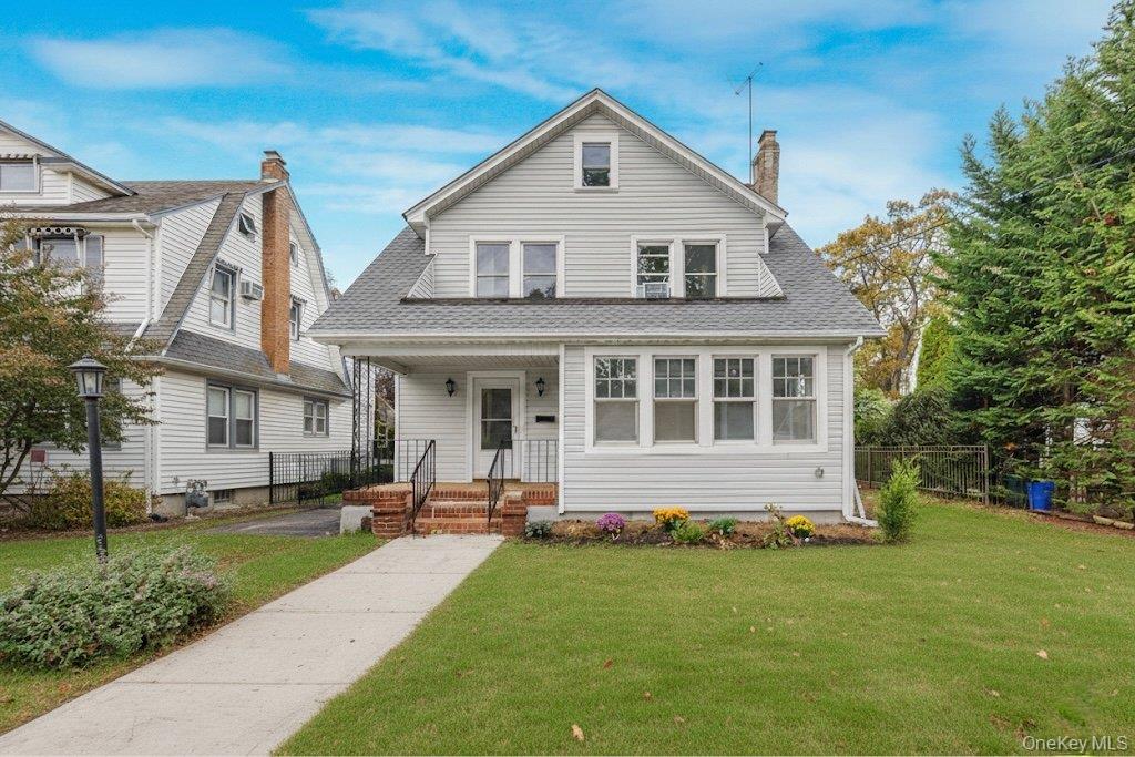 327 N Forest Avenue, Rockville Centre, NY 11570